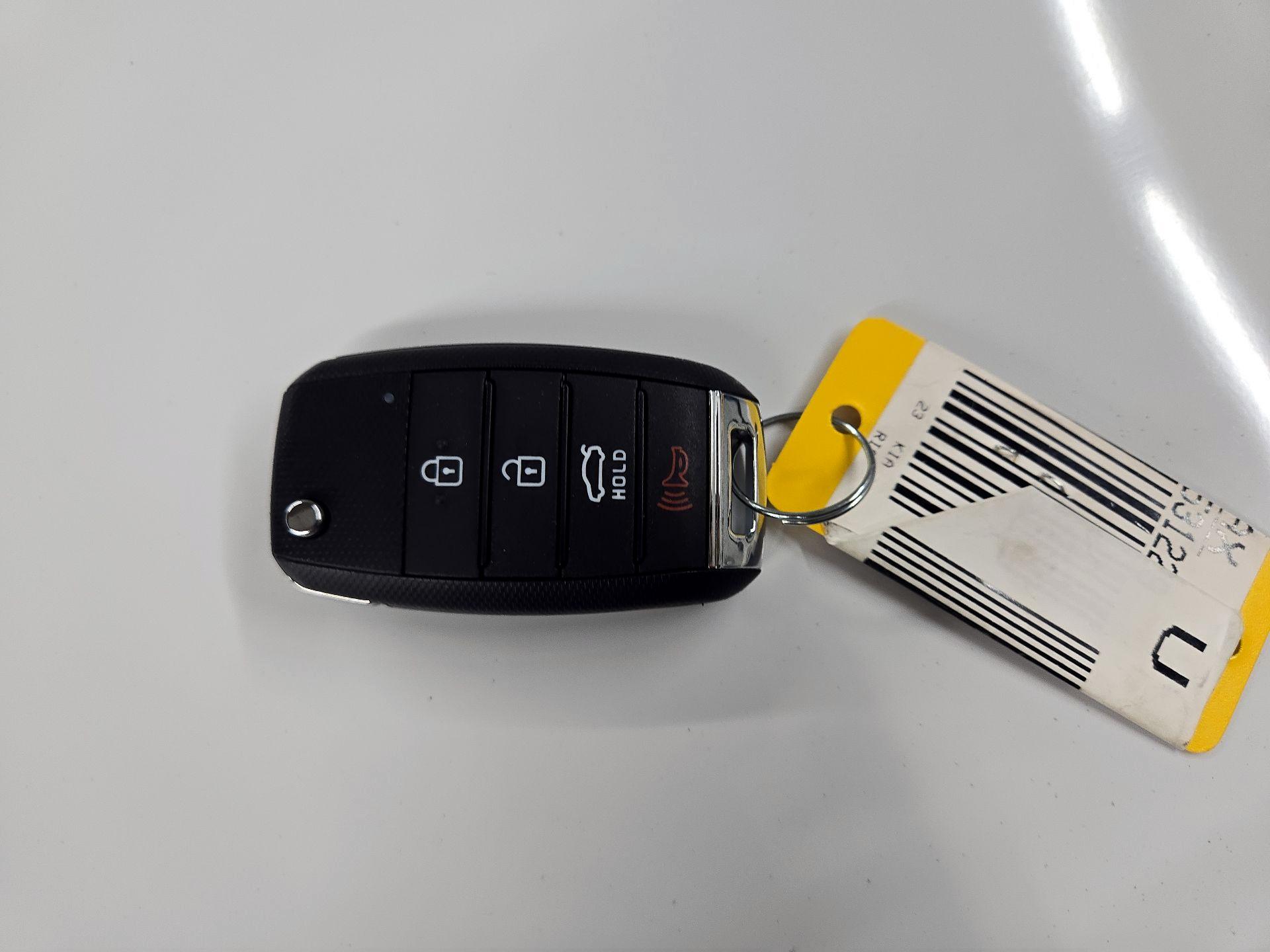 Thumbnail: 2023 Kia Rio - 20