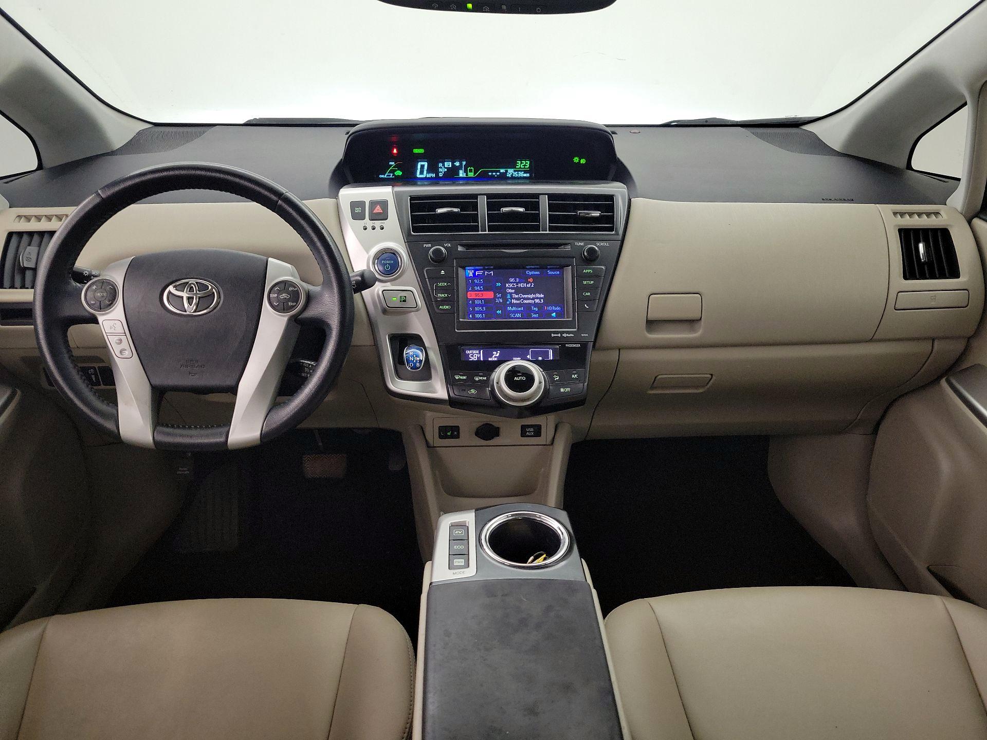Thumbnail: 2014 Toyota Prius v - 9