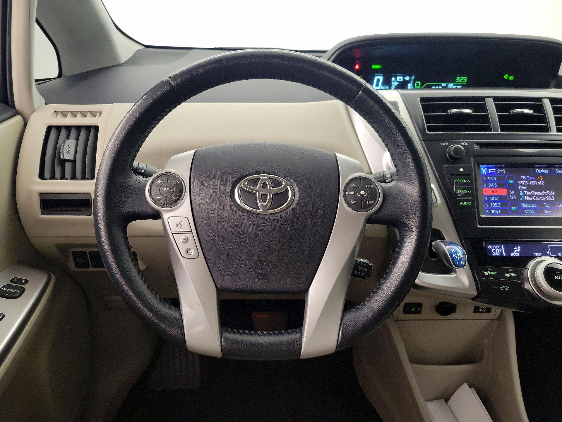 Thumbnail: 2014 Toyota Prius v - 10