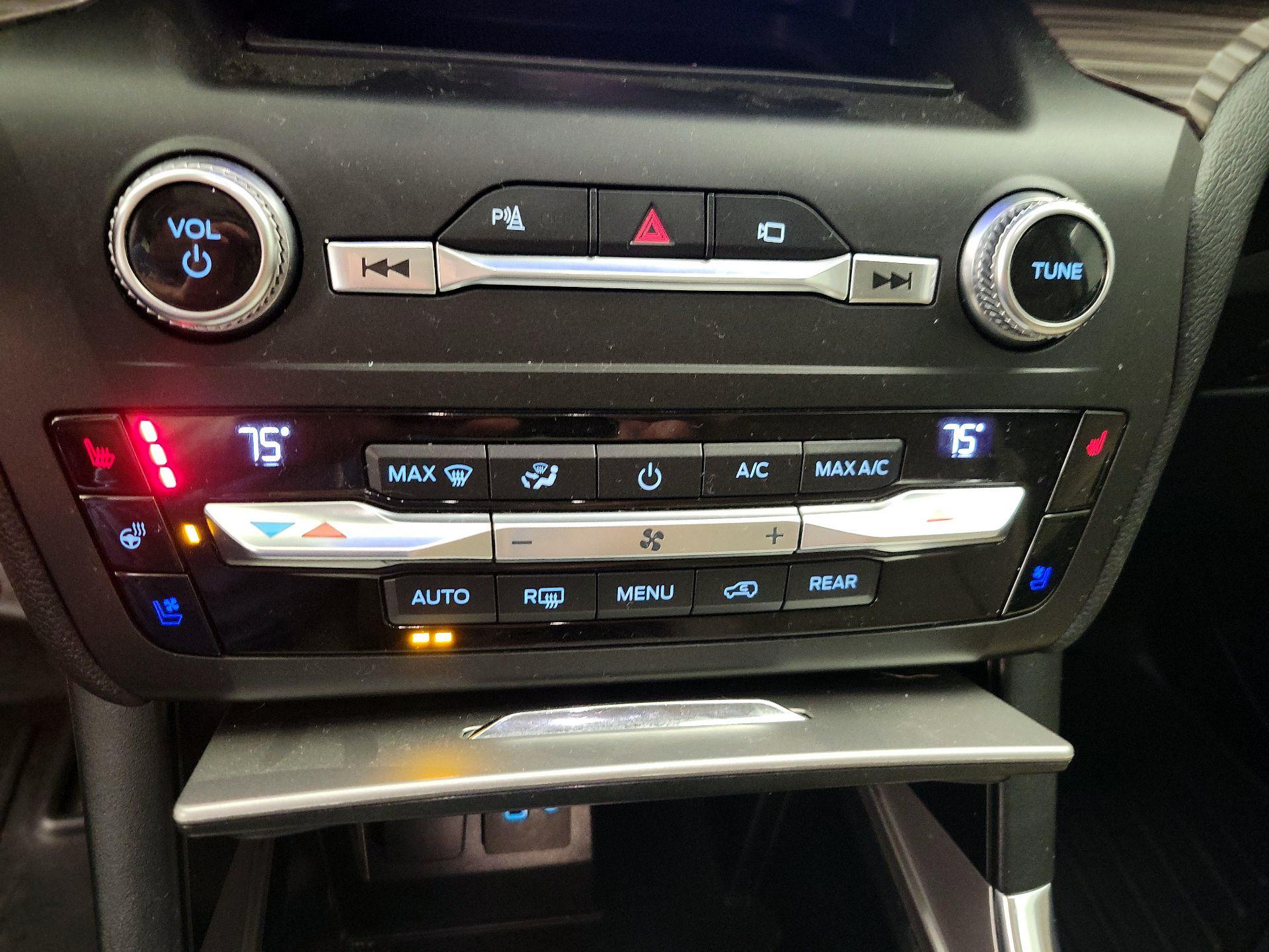 Thumbnail: 2020 Ford Explorer - 17