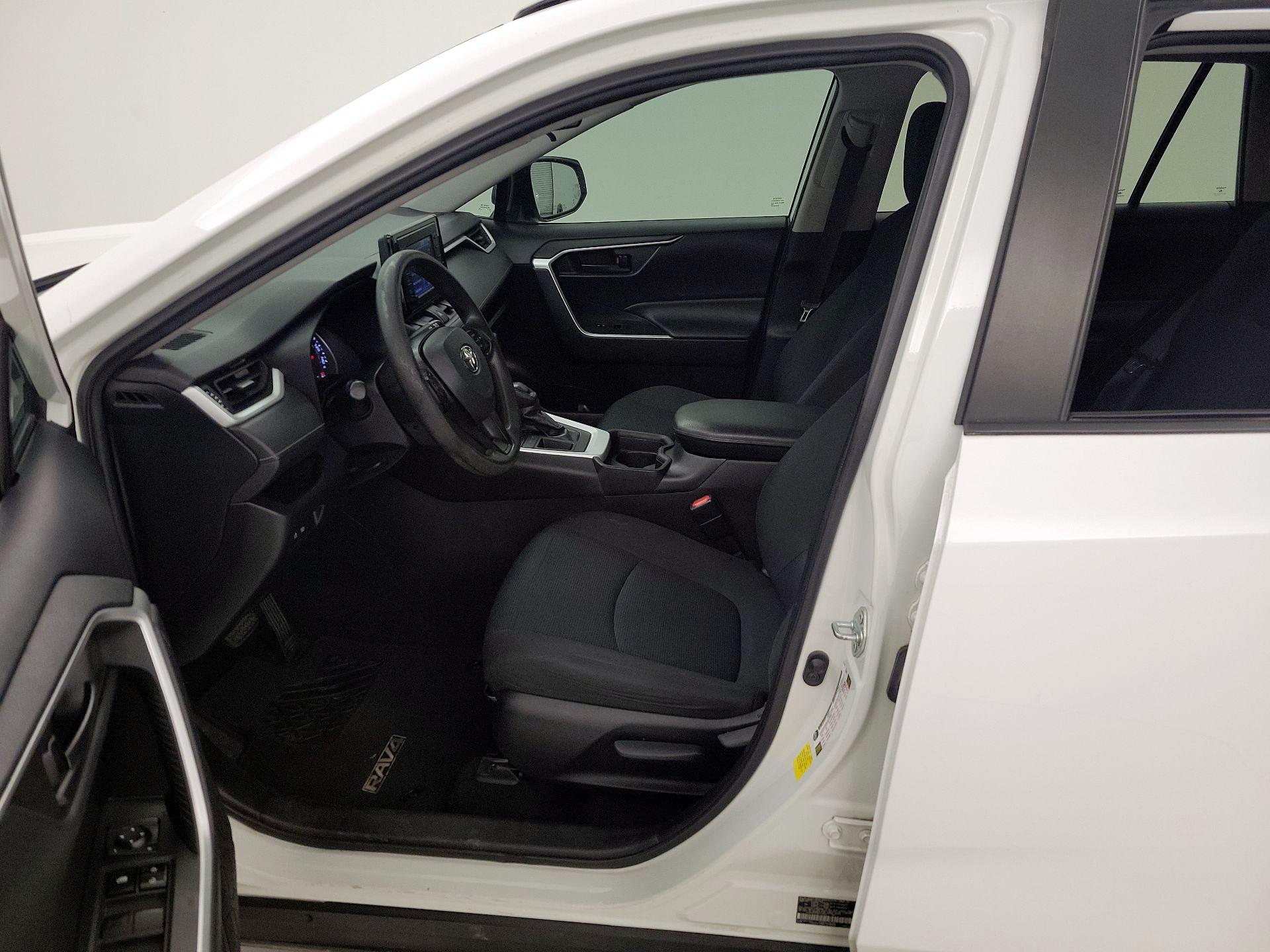 Thumbnail: 2021 Toyota RAV4 - 11