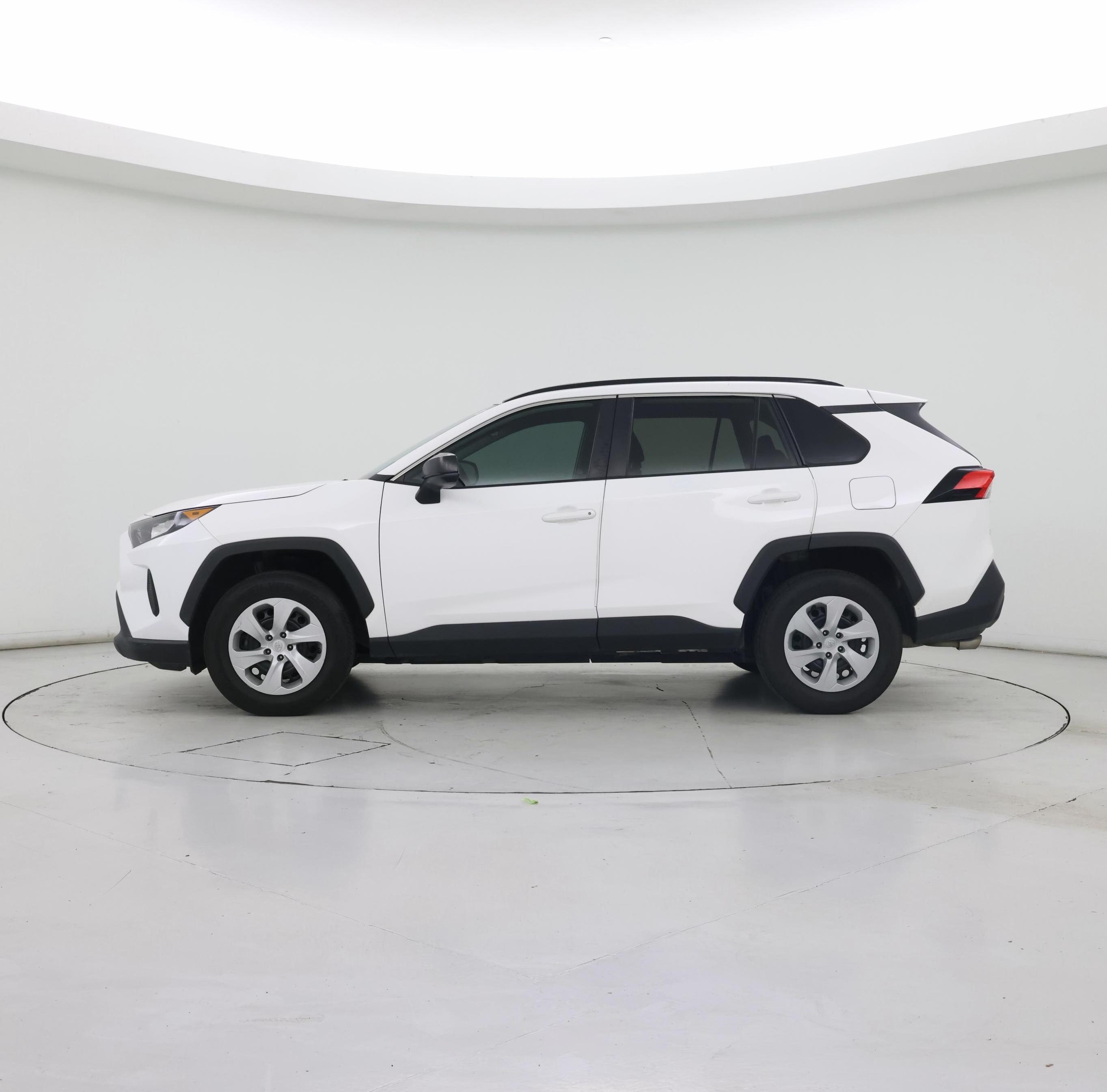 Thumbnail: 2021 Toyota RAV4 - 3