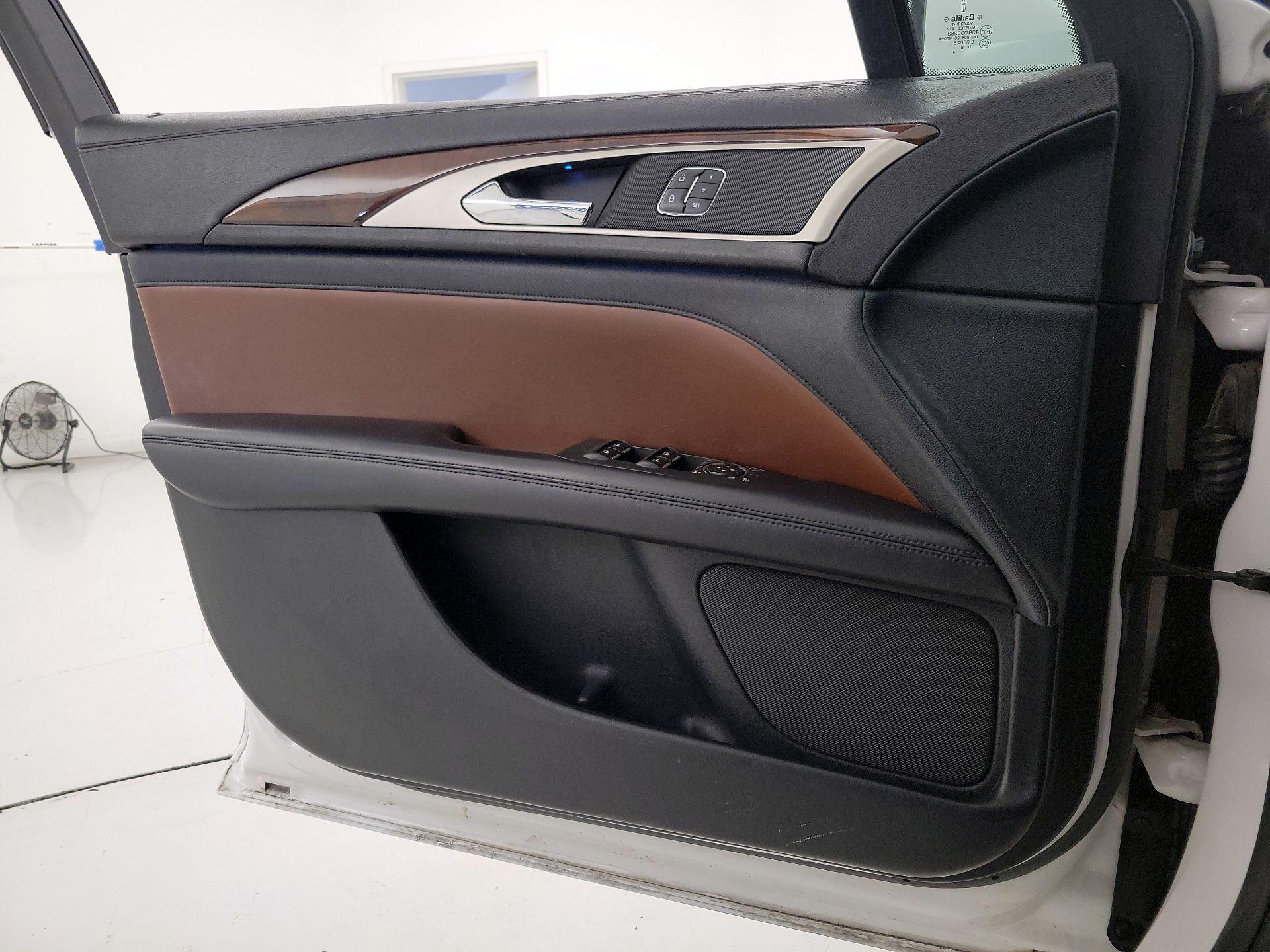 Thumbnail: 2017 Lincoln MKZ - 12