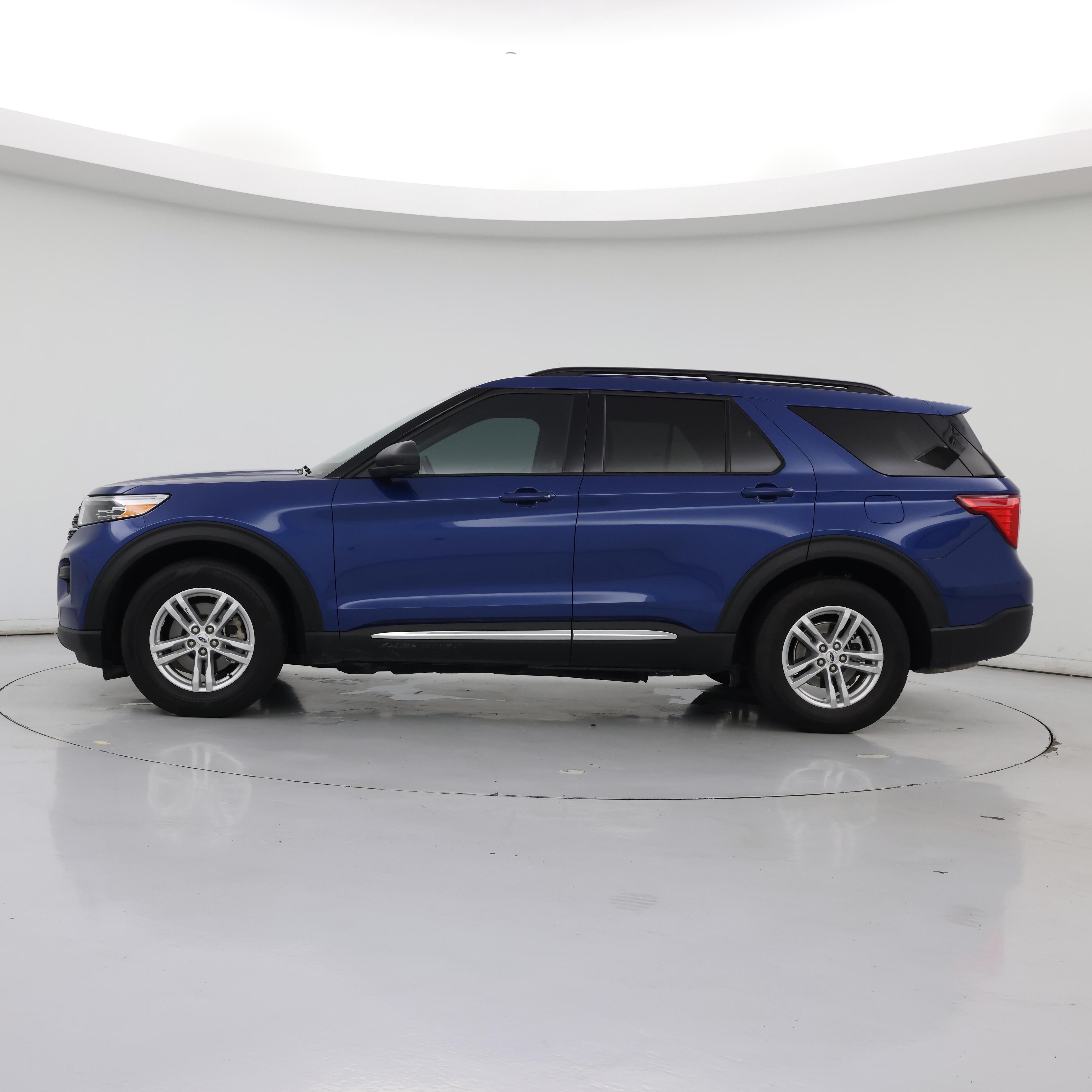 Thumbnail: 2022 Ford Explorer - 3