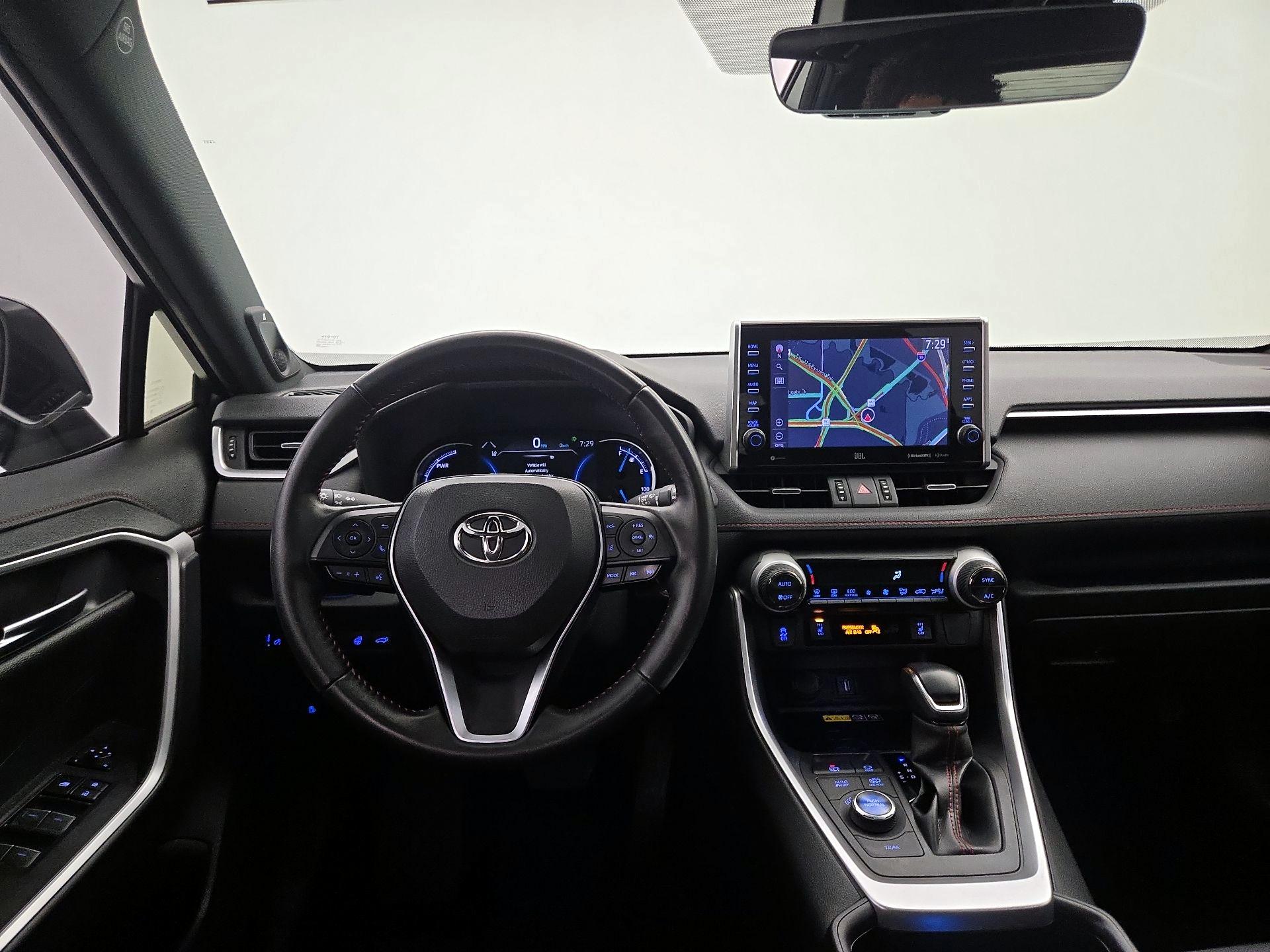 Thumbnail: 2022 Toyota RAV4 - 9