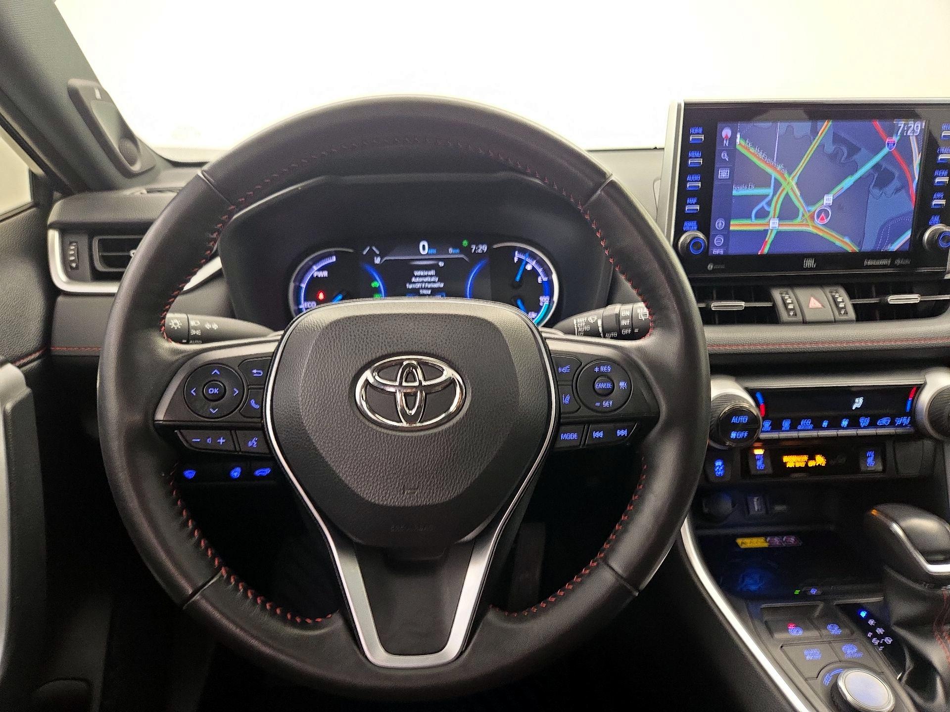 Thumbnail: 2022 Toyota RAV4 - 10