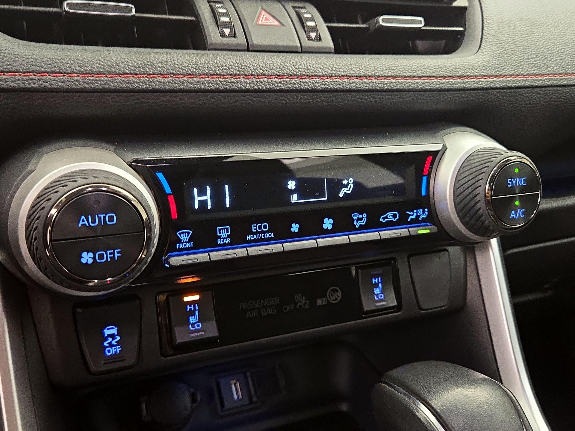 Thumbnail: 2022 Toyota RAV4 - 17