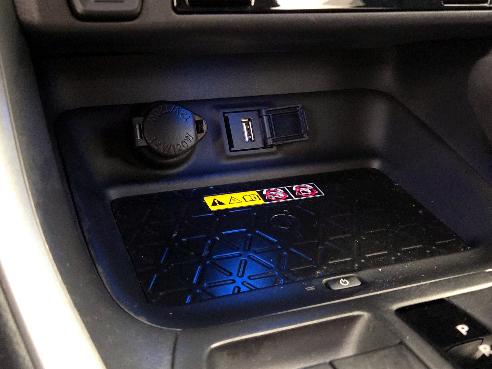 Thumbnail: 2022 Toyota RAV4 - 19