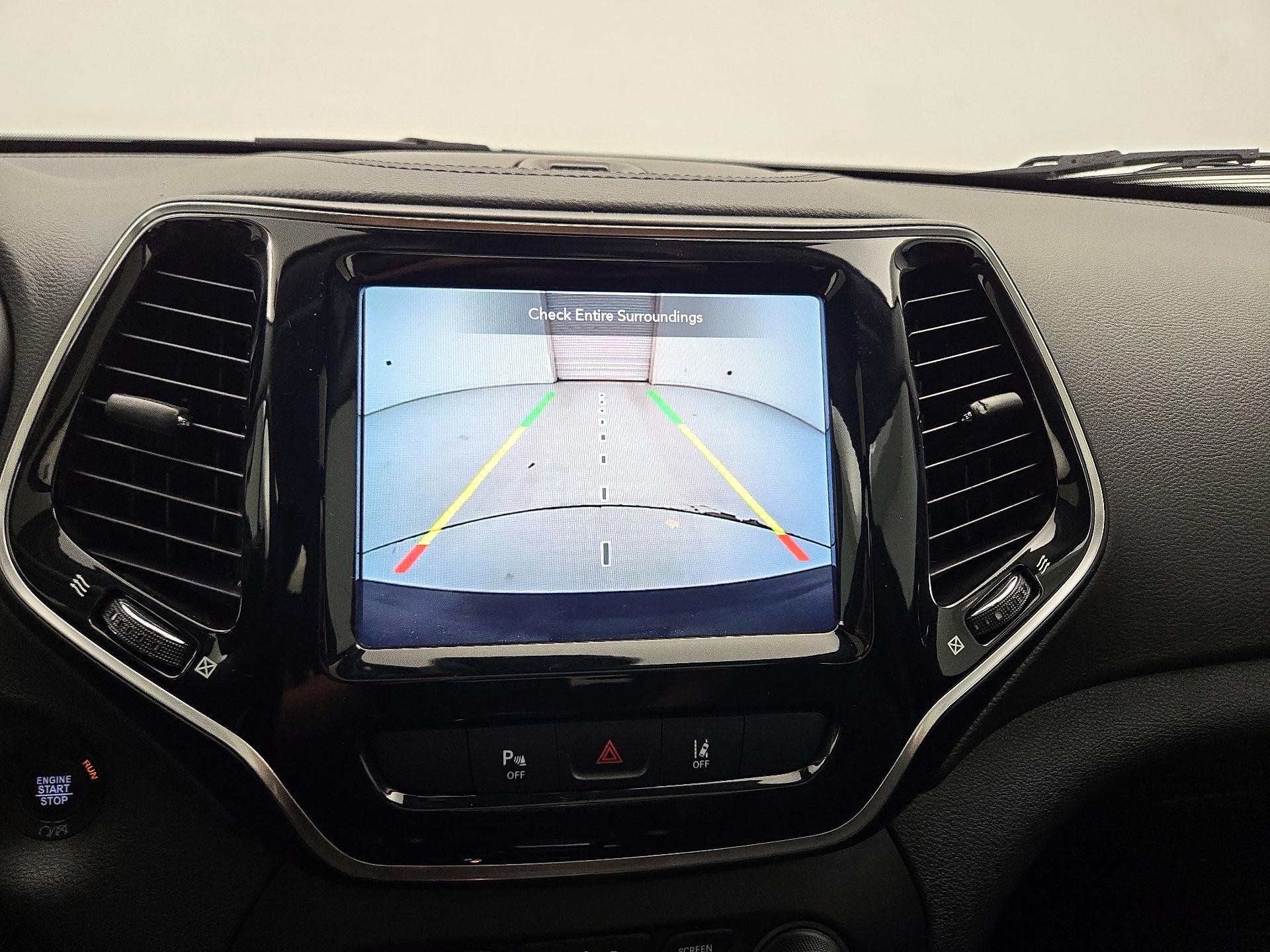 Thumbnail: 2020 Jeep Cherokee - 15