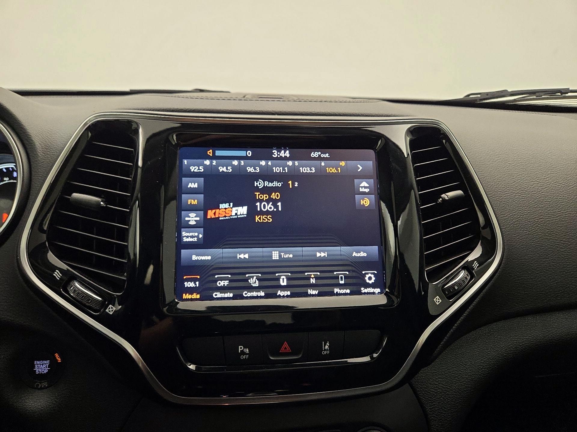 Thumbnail: 2020 Jeep Cherokee - 16