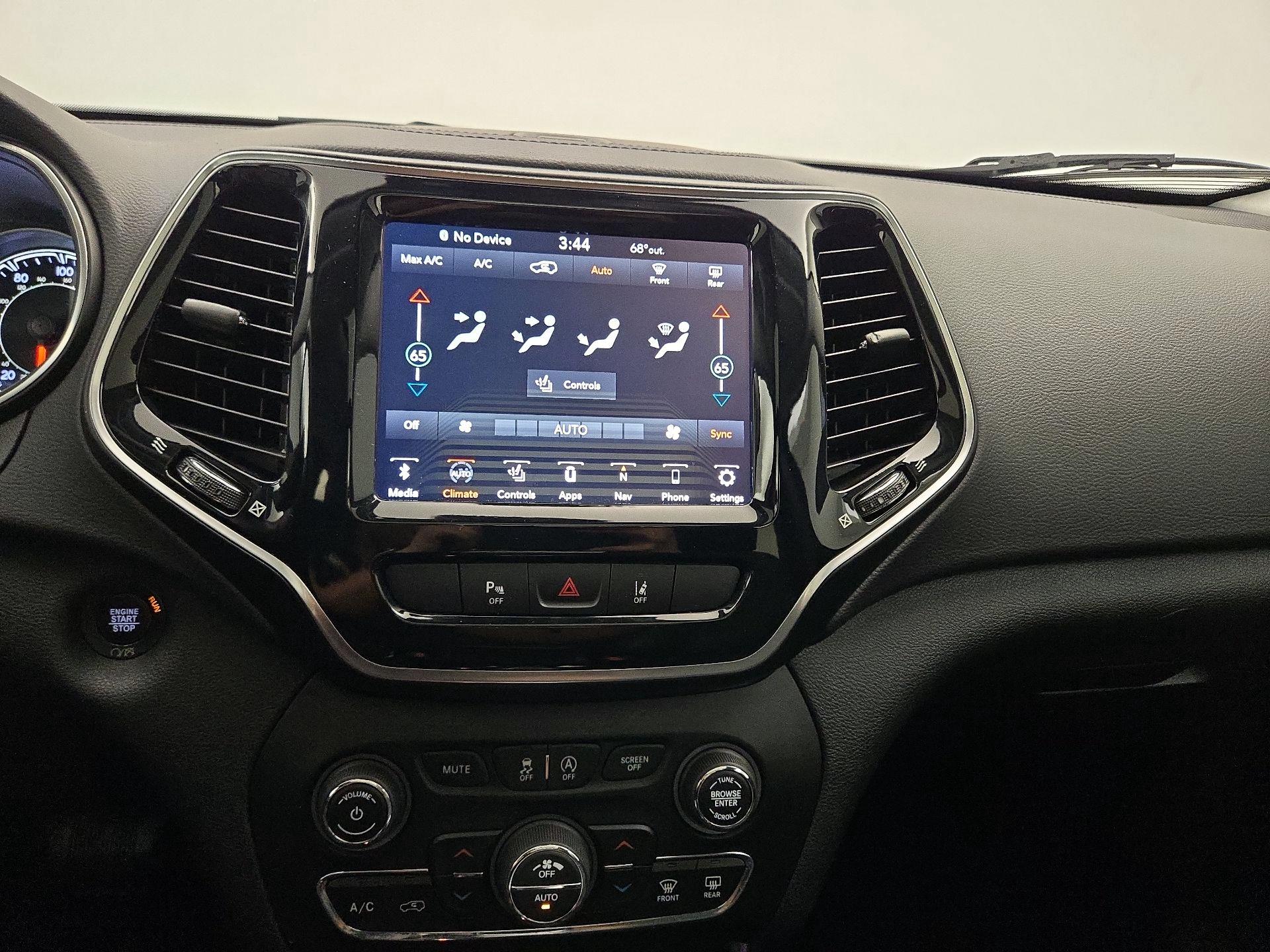 Thumbnail: 2020 Jeep Cherokee - 17