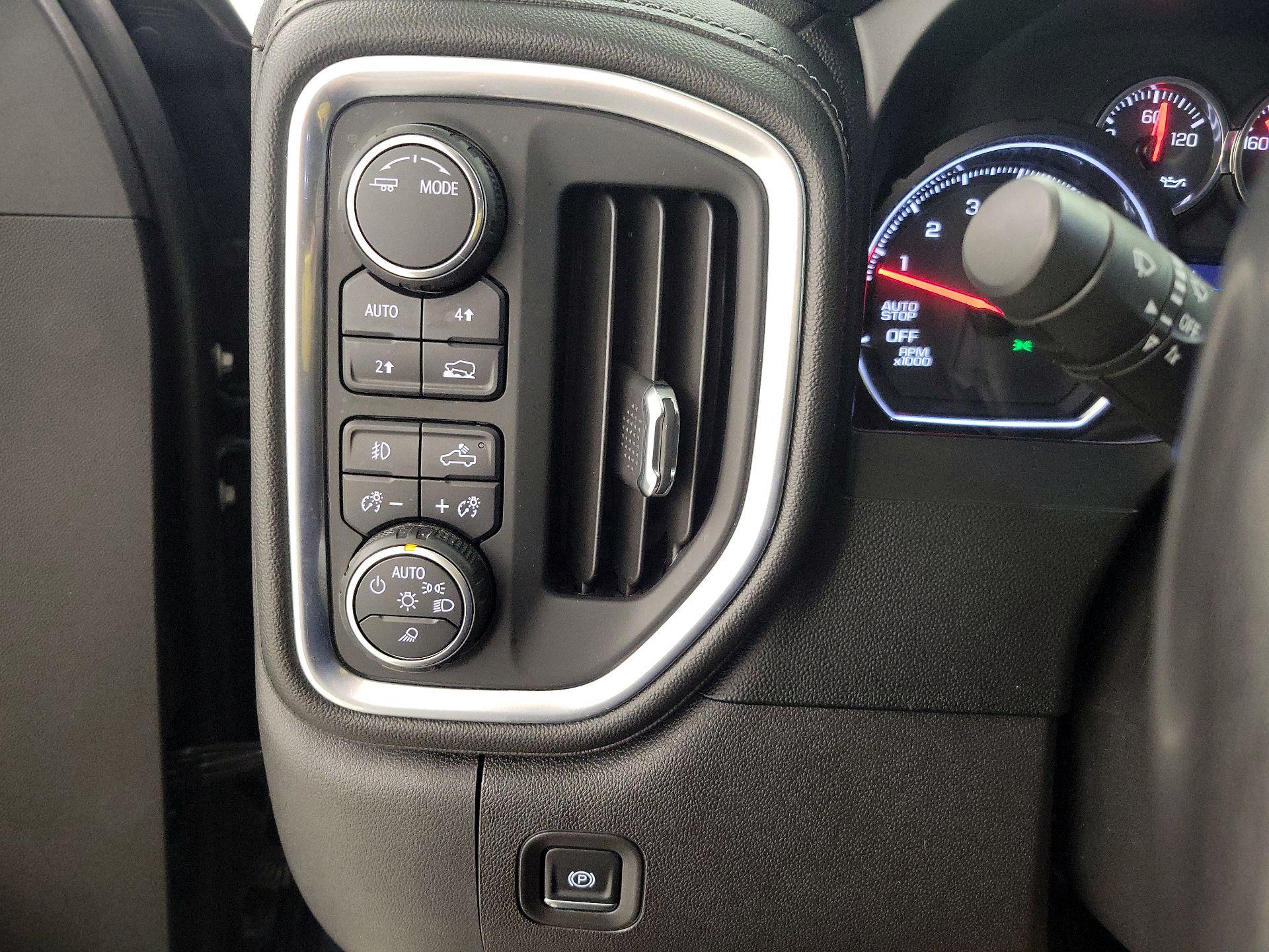 Thumbnail: 2020 Chevrolet Silverado 1500 - 13