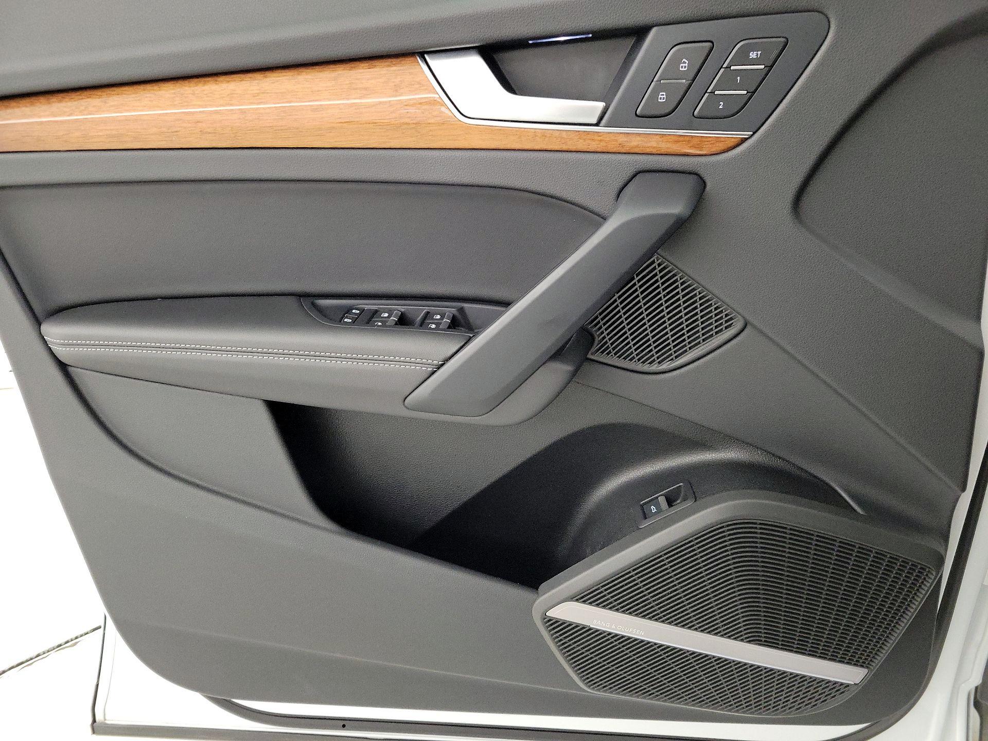 Thumbnail: 2023 Audi Q5 - 12