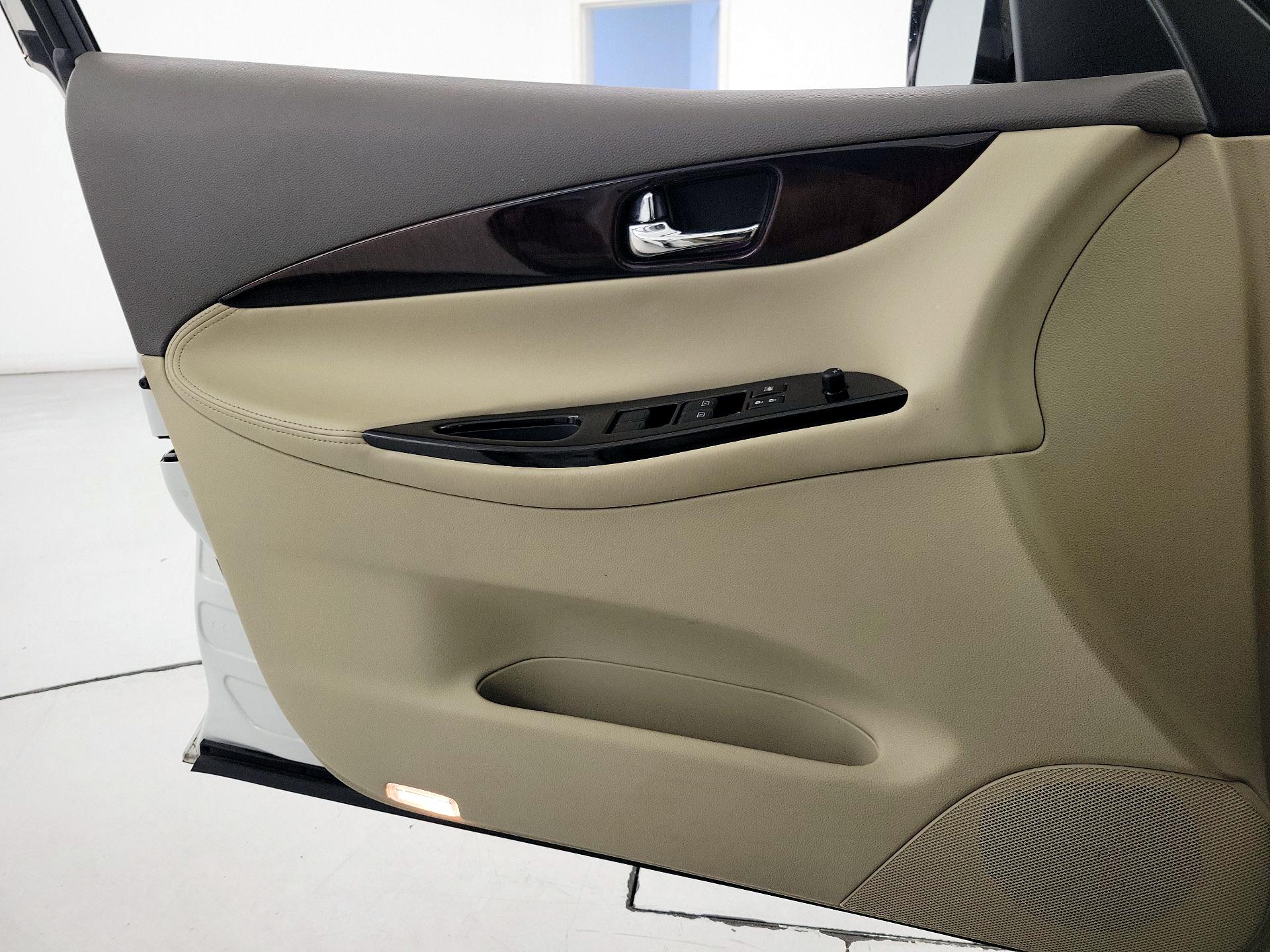 Thumbnail: 2014 INFINITI QX50 - 12