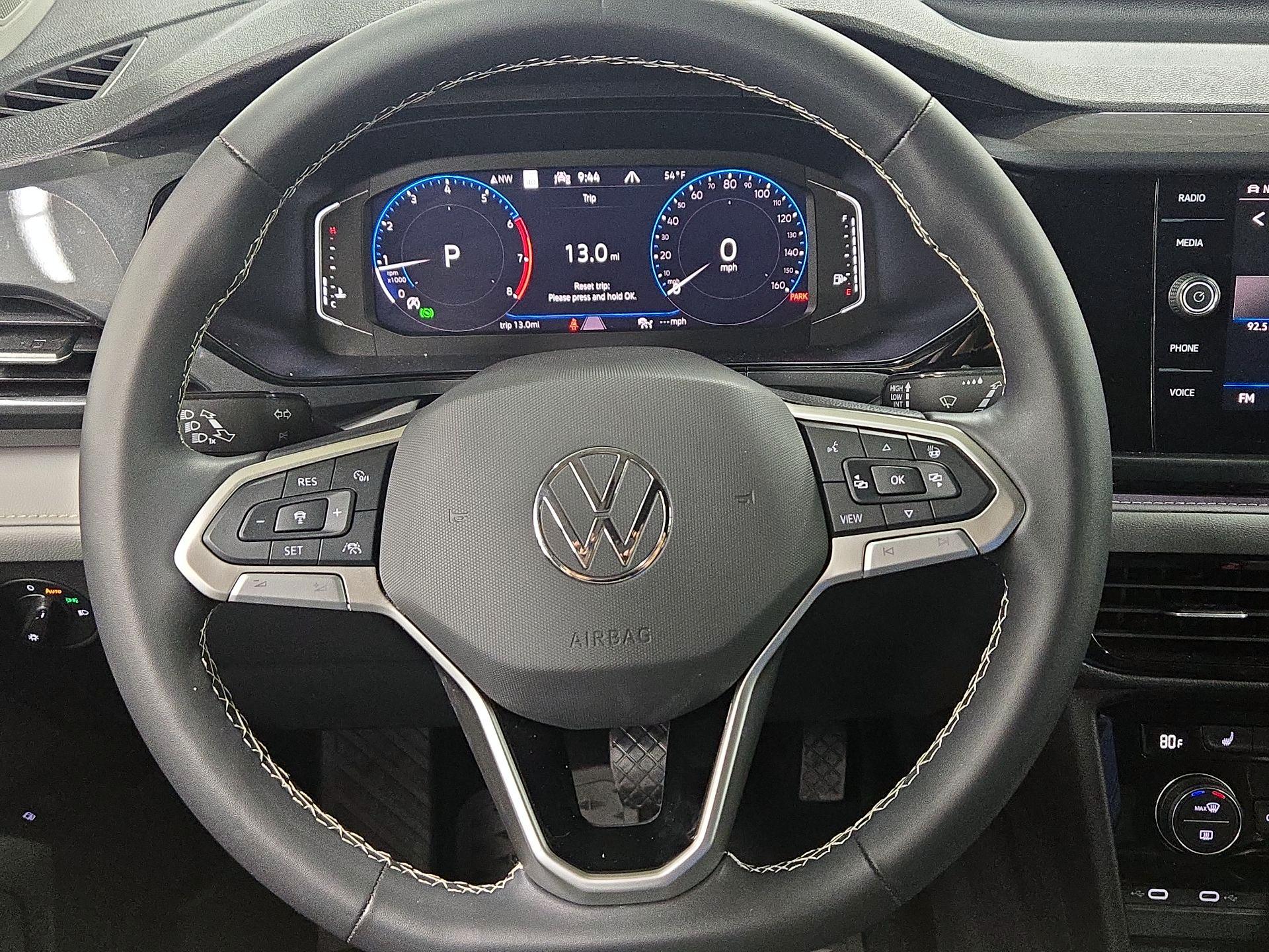 Thumbnail: 2024 Volkswagen Taos - 10