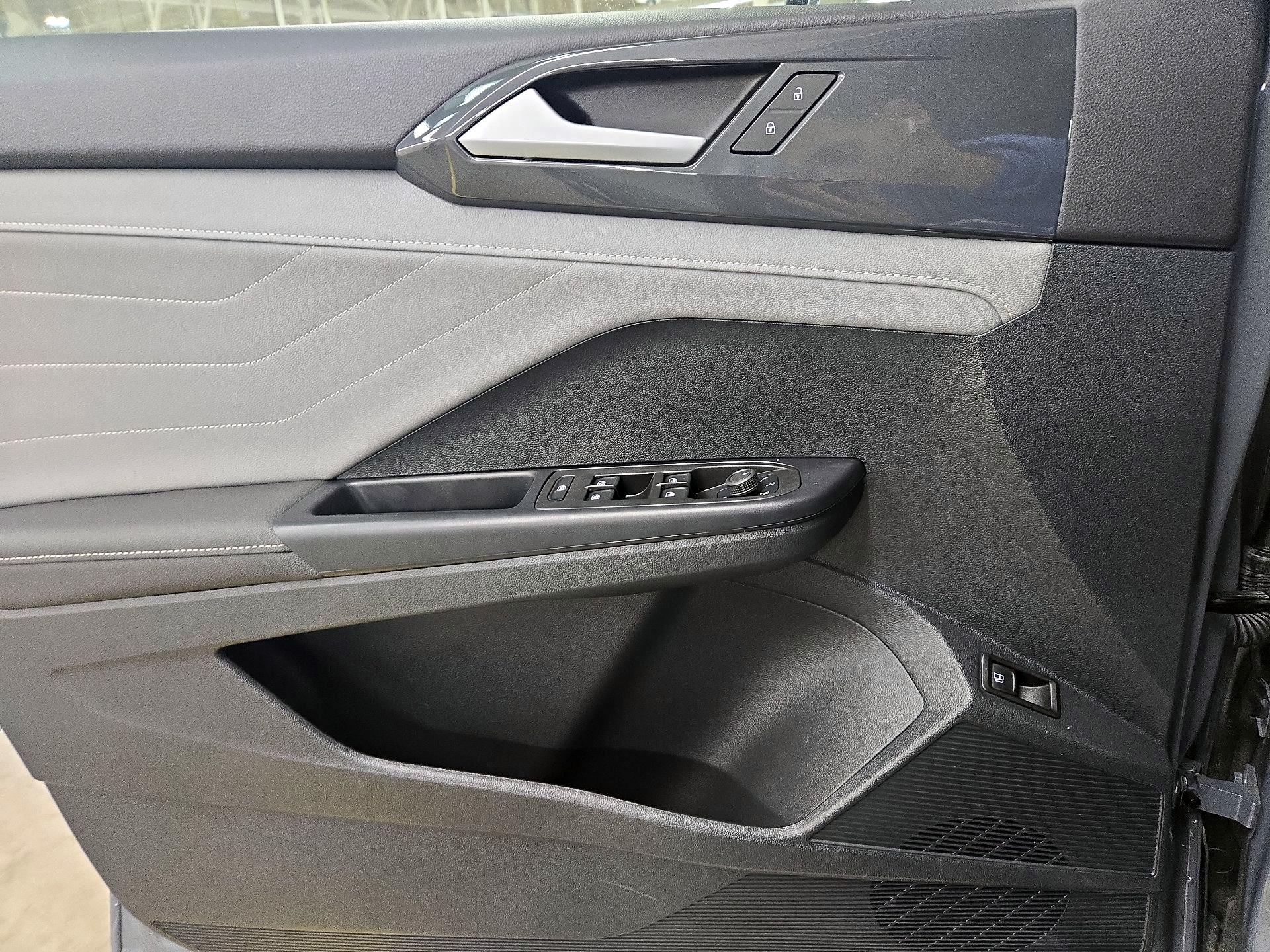 Thumbnail: 2024 Volkswagen Taos - 12