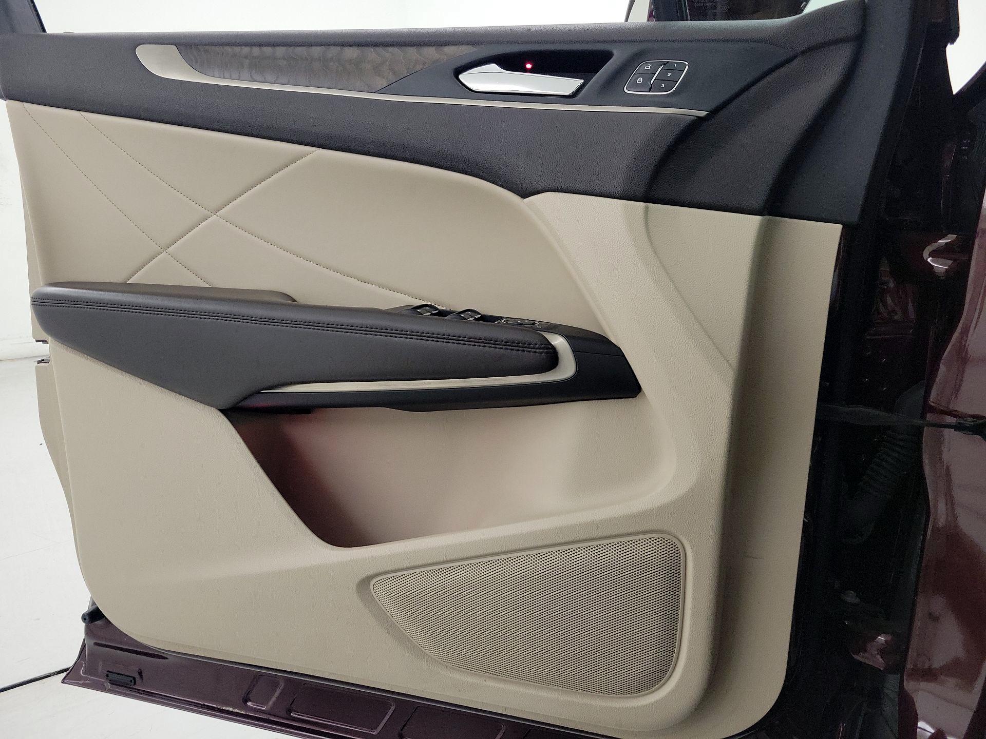 Thumbnail: 2018 Lincoln MKC - 12