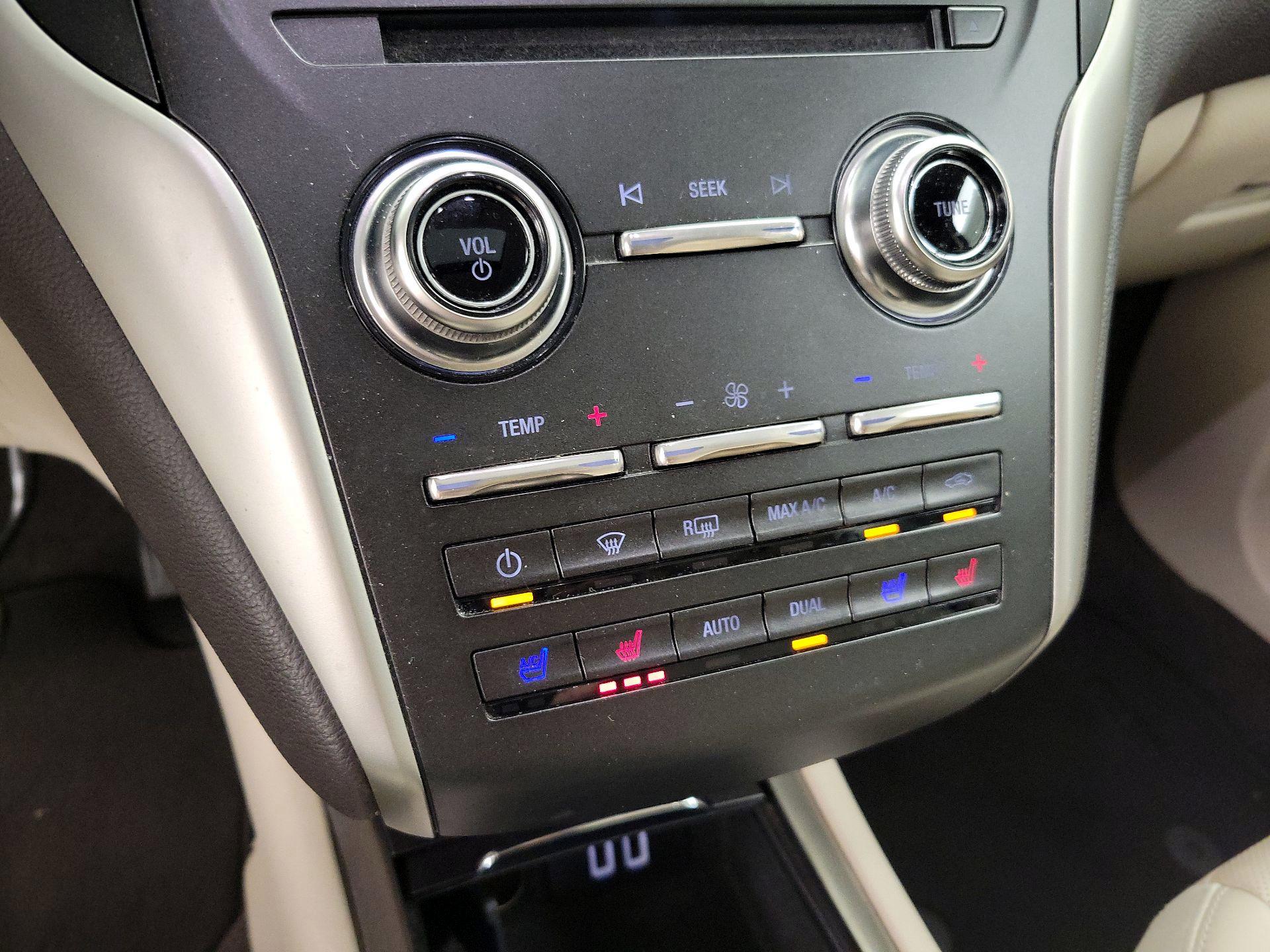 Thumbnail: 2018 Lincoln MKC - 17