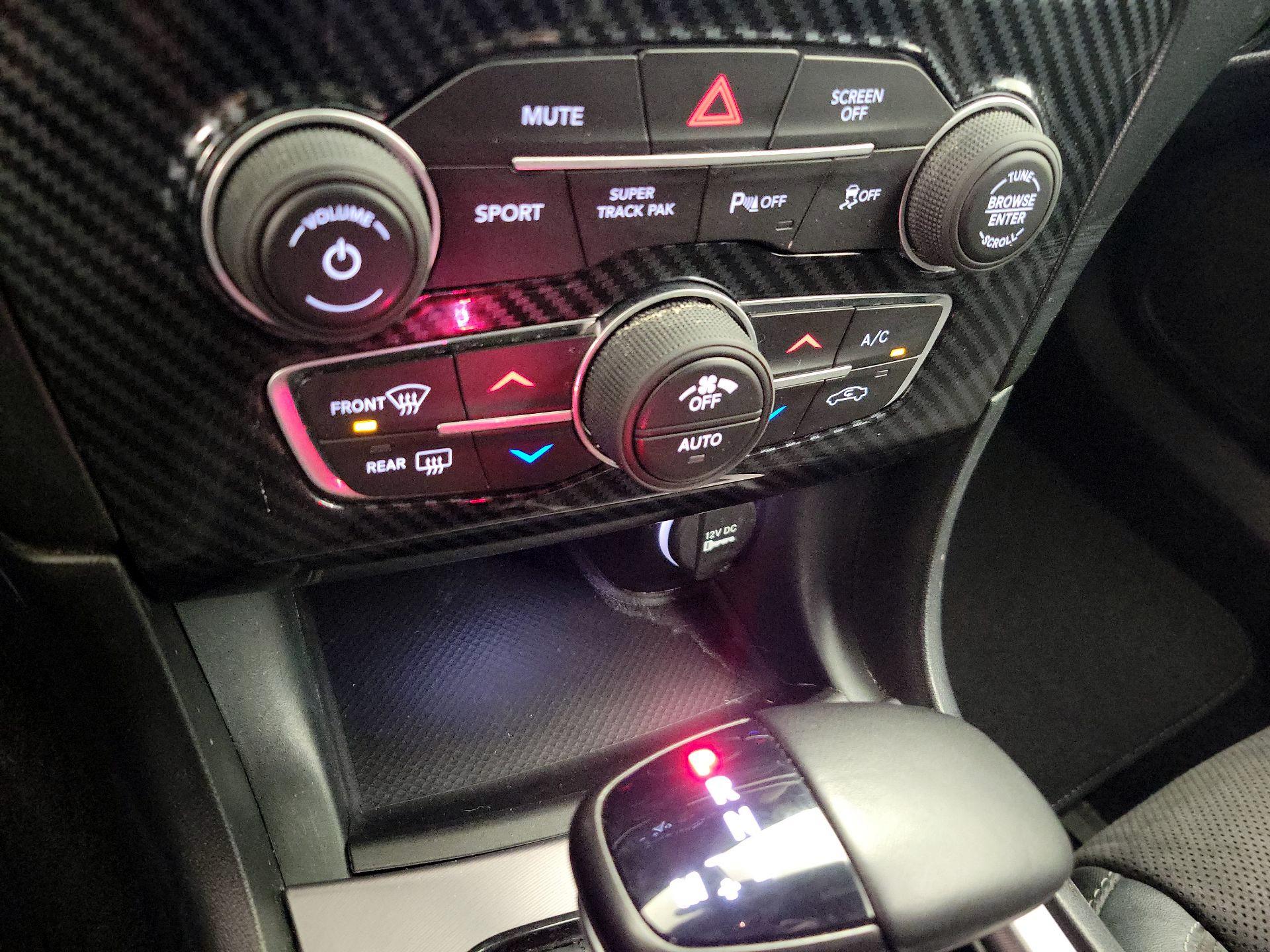 Thumbnail: 2019 Dodge Charger - 16