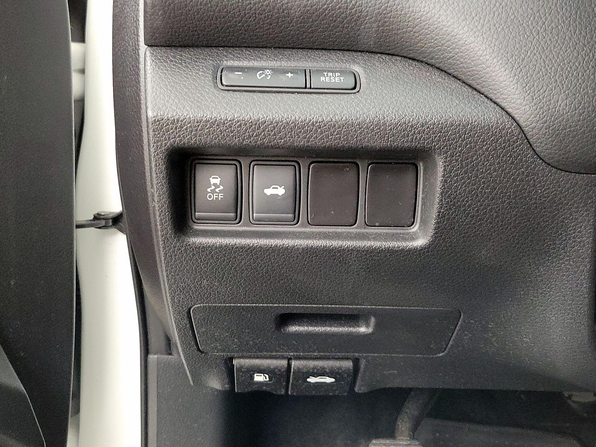 Thumbnail: 2014 Nissan Altima - 13