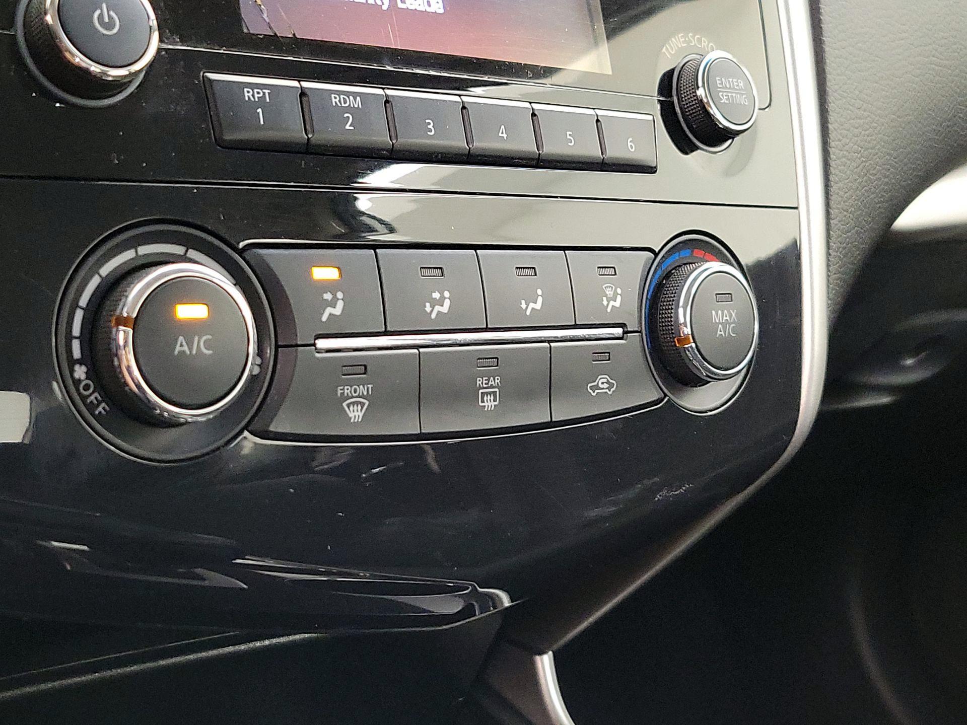 Thumbnail: 2014 Nissan Altima - 16