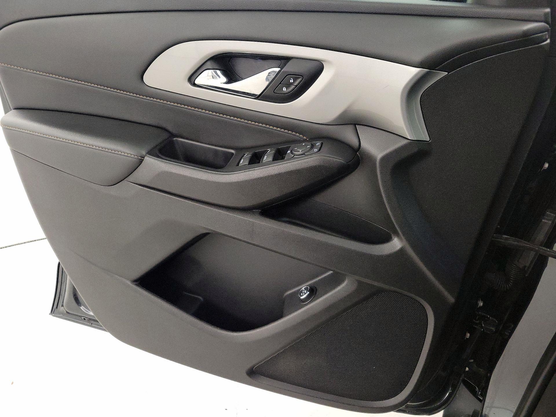 Thumbnail: 2020 Chevrolet Traverse - 12