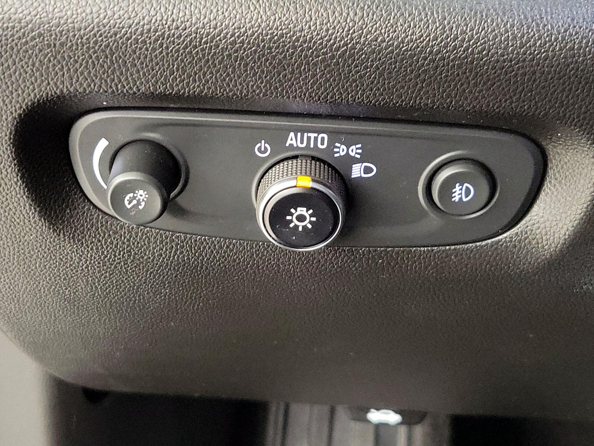 Thumbnail: 2020 Chevrolet Traverse - 13