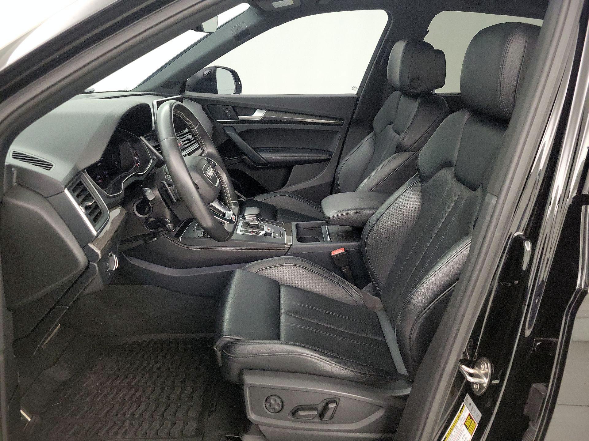 Thumbnail: 2019 Audi SQ5 - 11