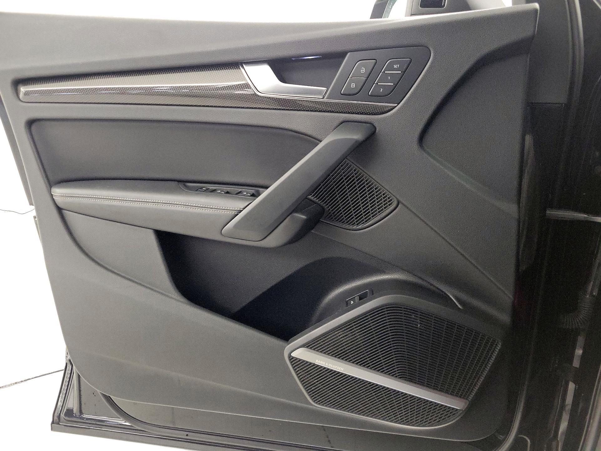 Thumbnail: 2019 Audi SQ5 - 12