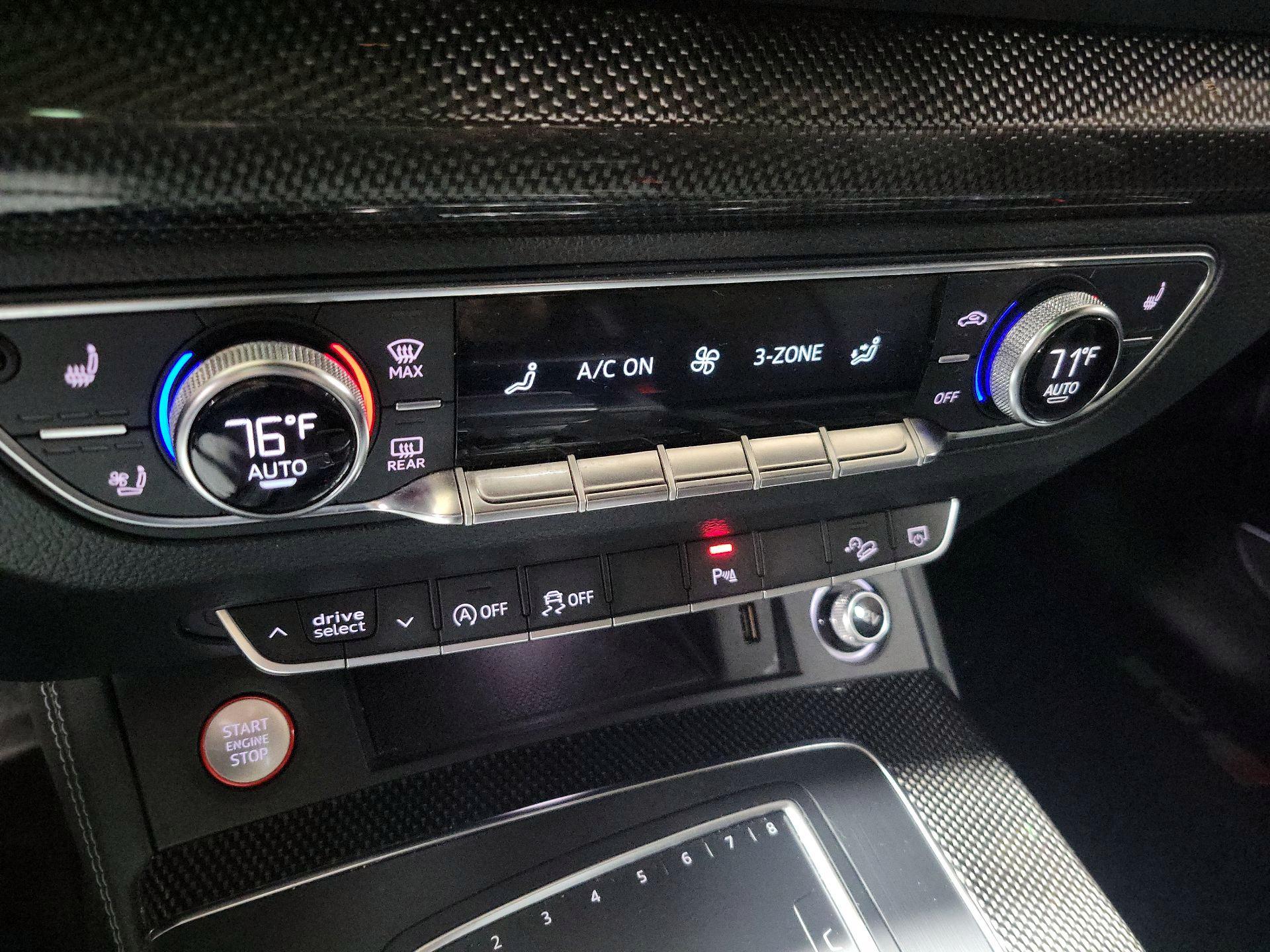 Thumbnail: 2019 Audi SQ5 - 17