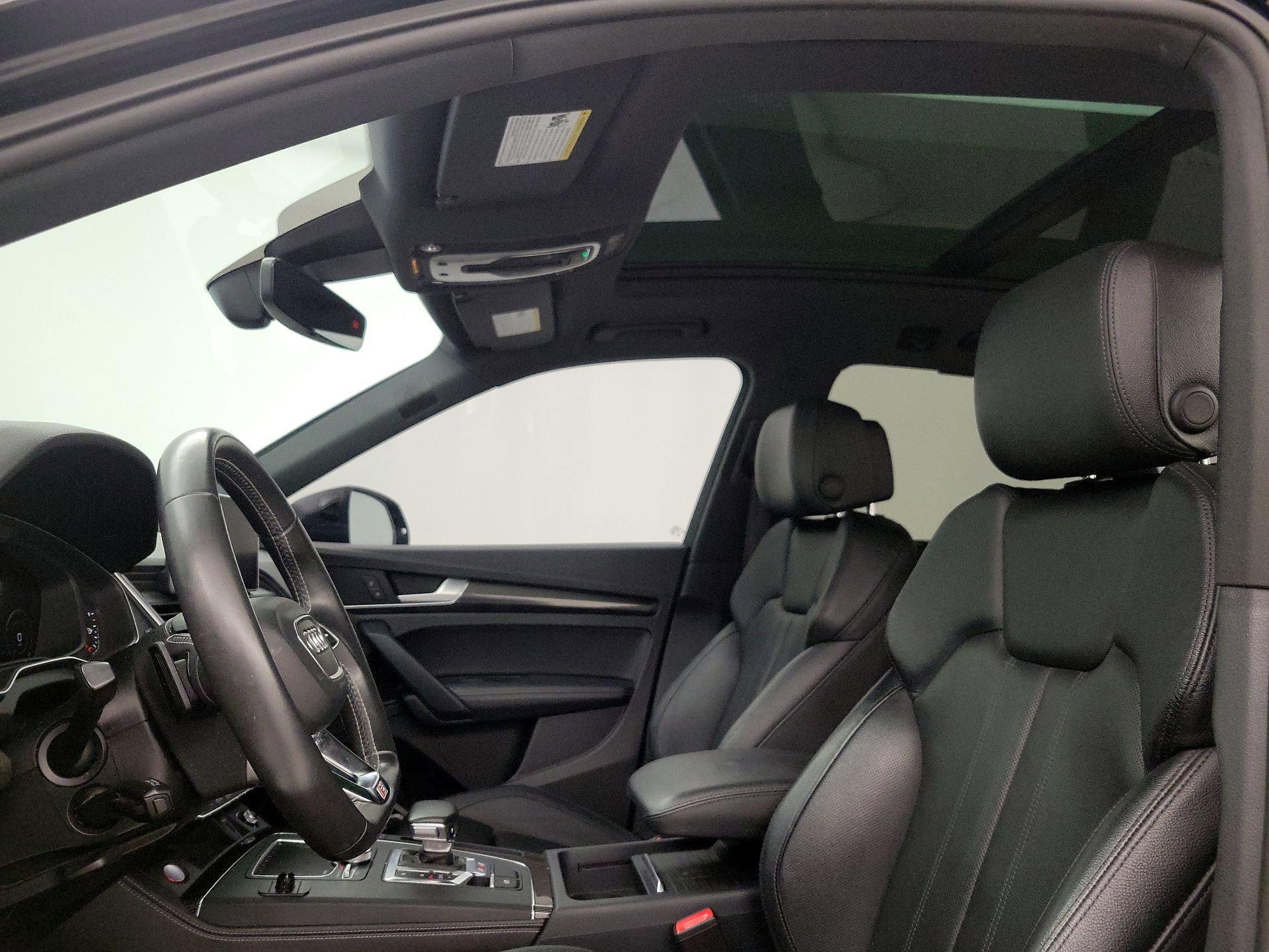 Thumbnail: 2019 Audi SQ5 - 19