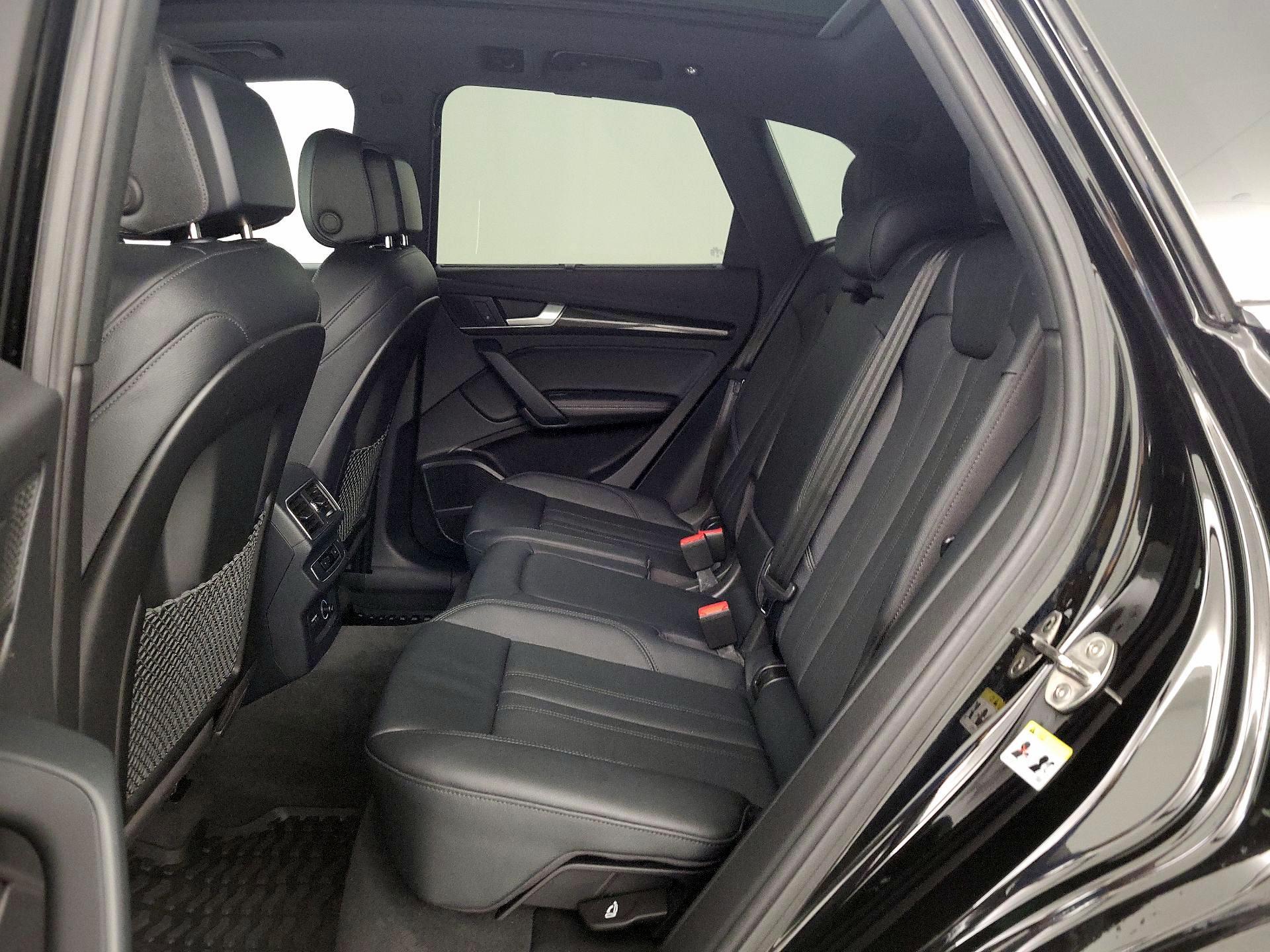 Thumbnail: 2019 Audi SQ5 - 20