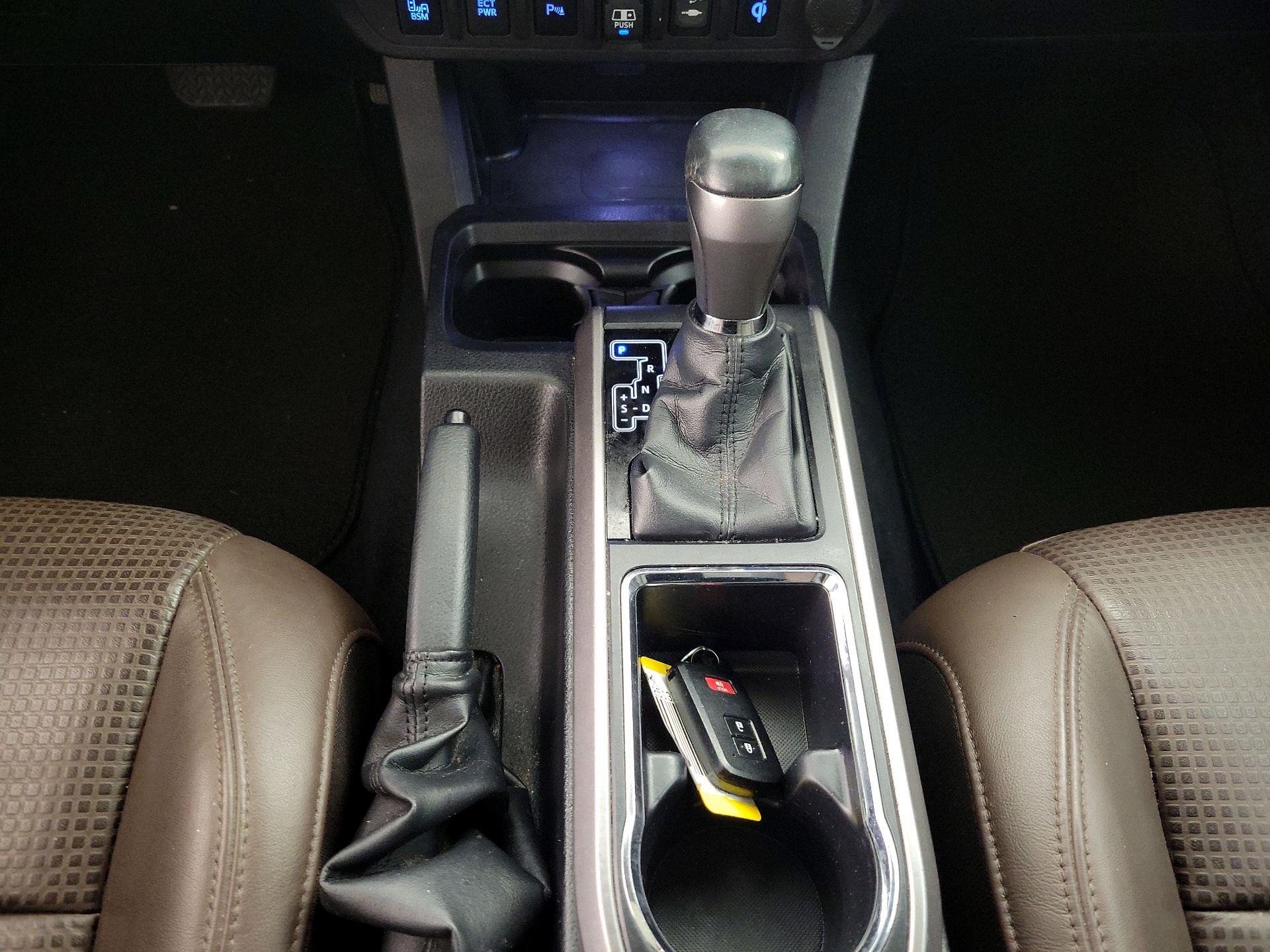 Thumbnail: 2018 Toyota Tacoma - 17