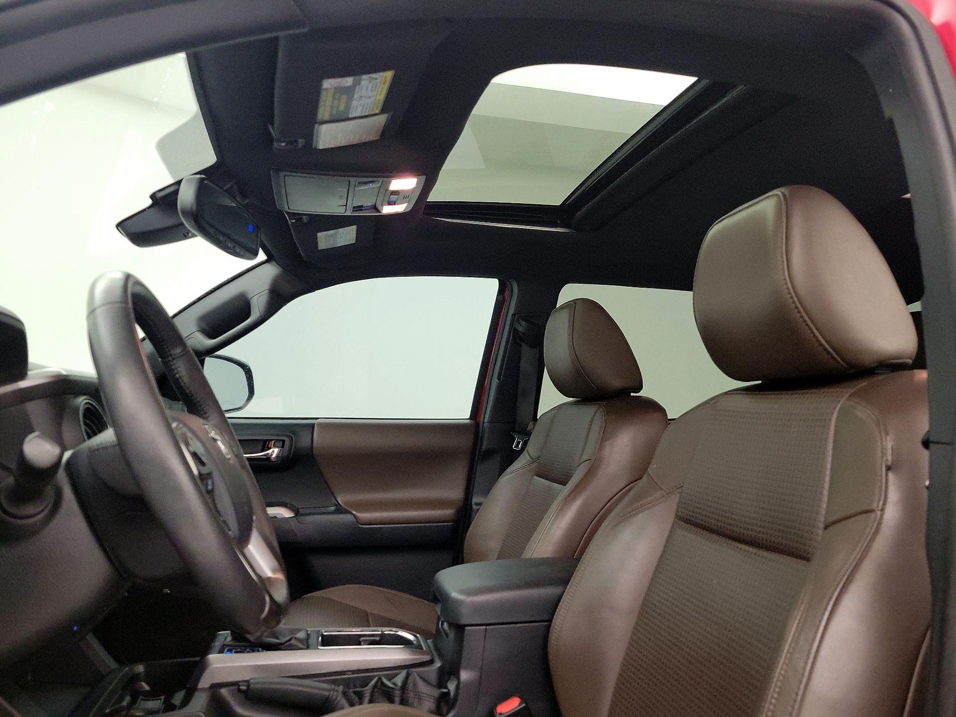 Thumbnail: 2018 Toyota Tacoma - 18