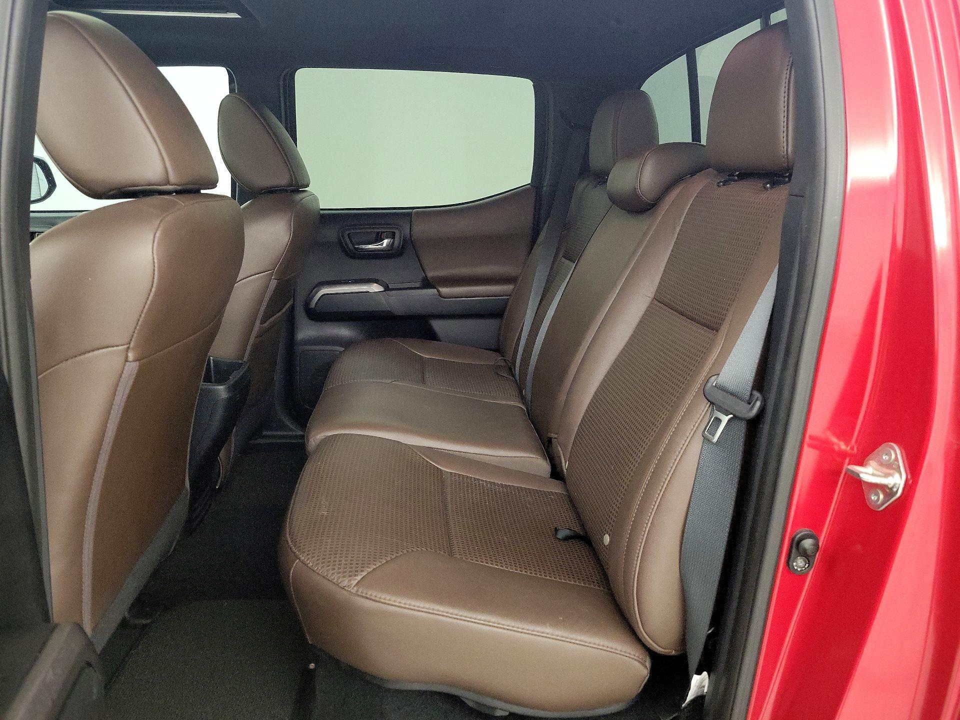 Thumbnail: 2018 Toyota Tacoma - 19