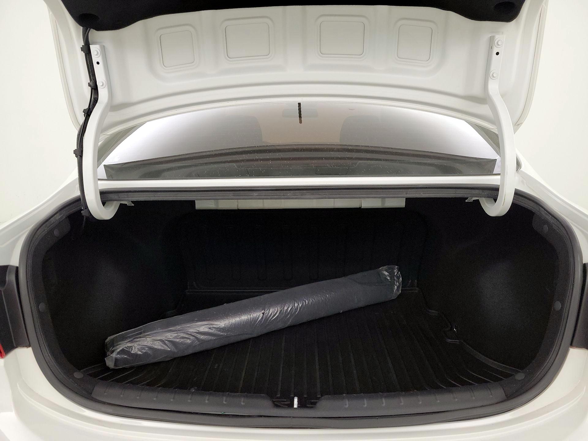 Thumbnail: 2018 Kia Rio - 18