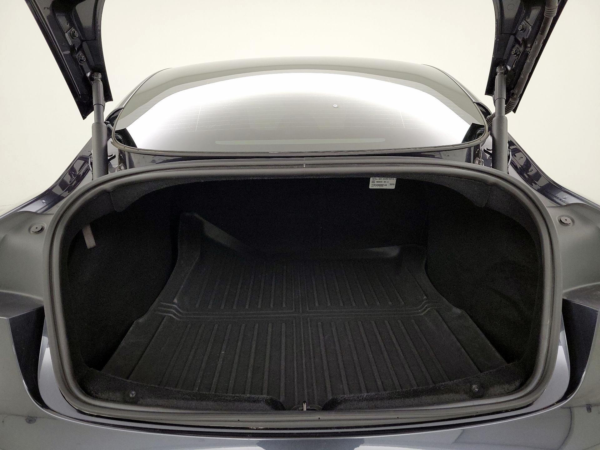 Thumbnail: 2025 Tesla Model 3 - 18