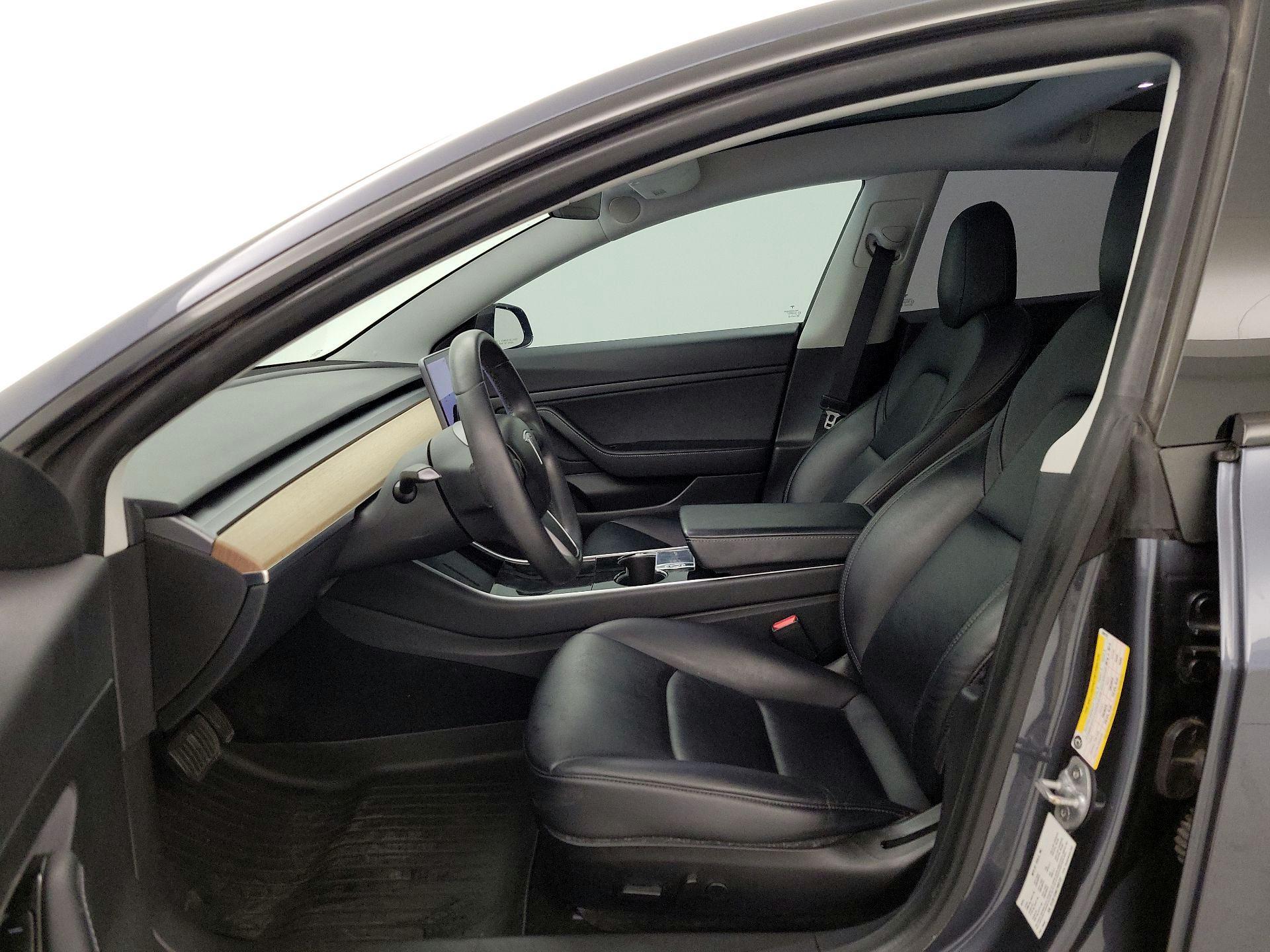 Thumbnail: 2020 Tesla Model 3 - 11
