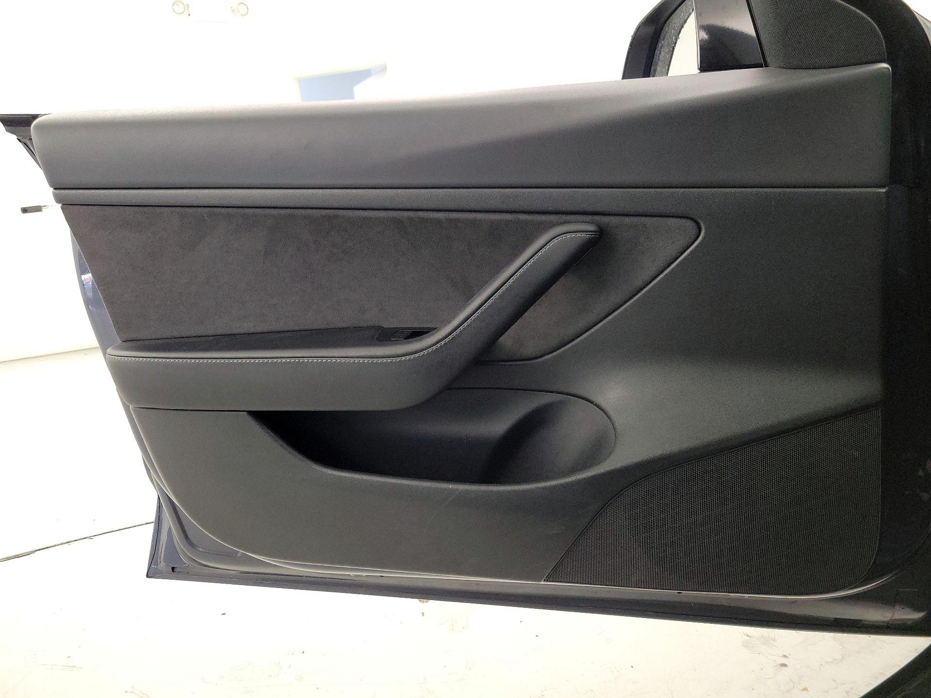 Thumbnail: 2020 Tesla Model 3 - 12