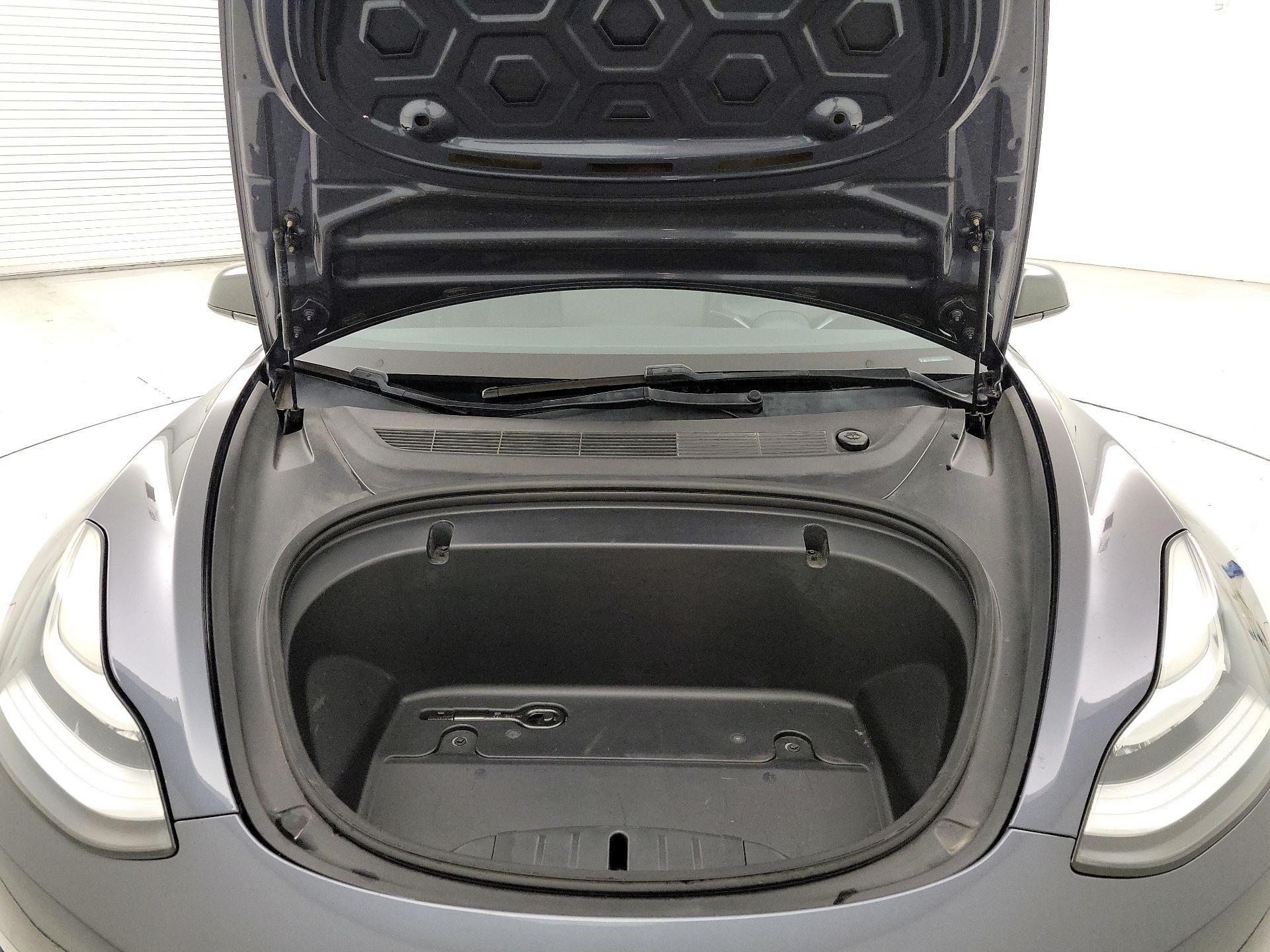 Thumbnail: 2020 Tesla Model 3 - 19