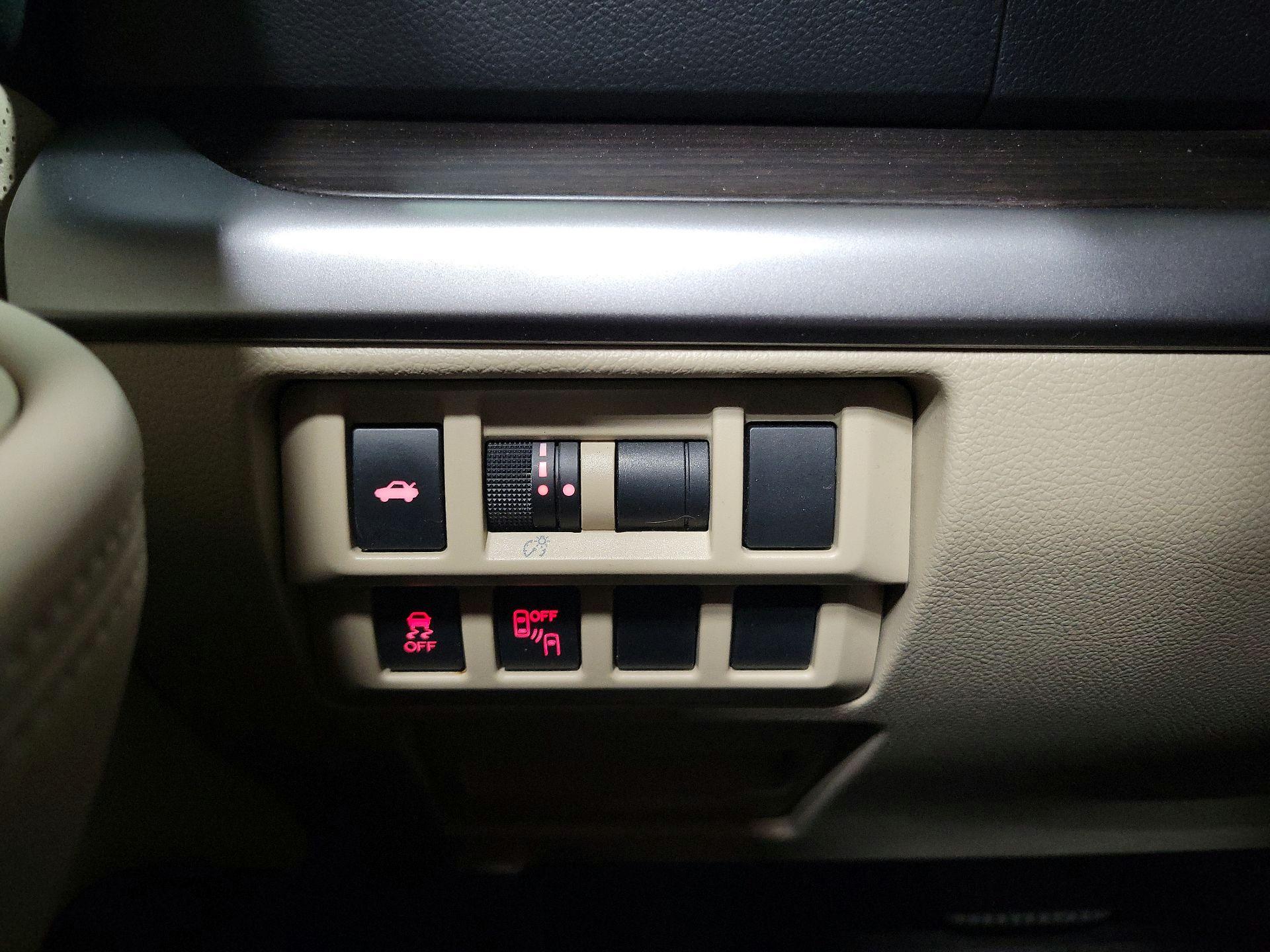 Thumbnail: 2015 Subaru Legacy - 13