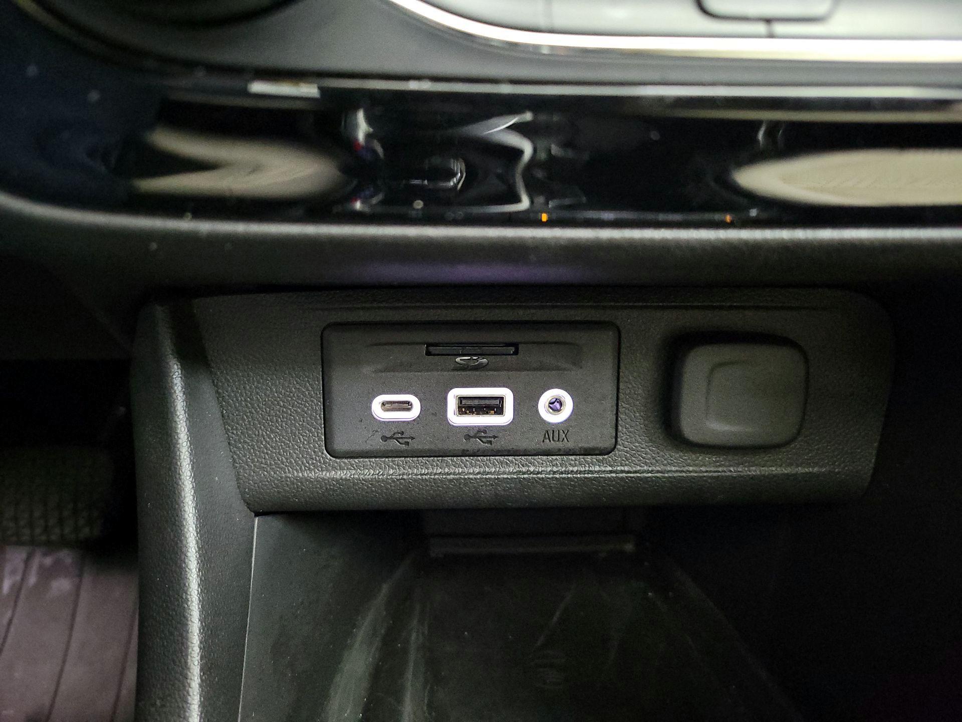 Thumbnail: 2020 Buick Encore GX - 19