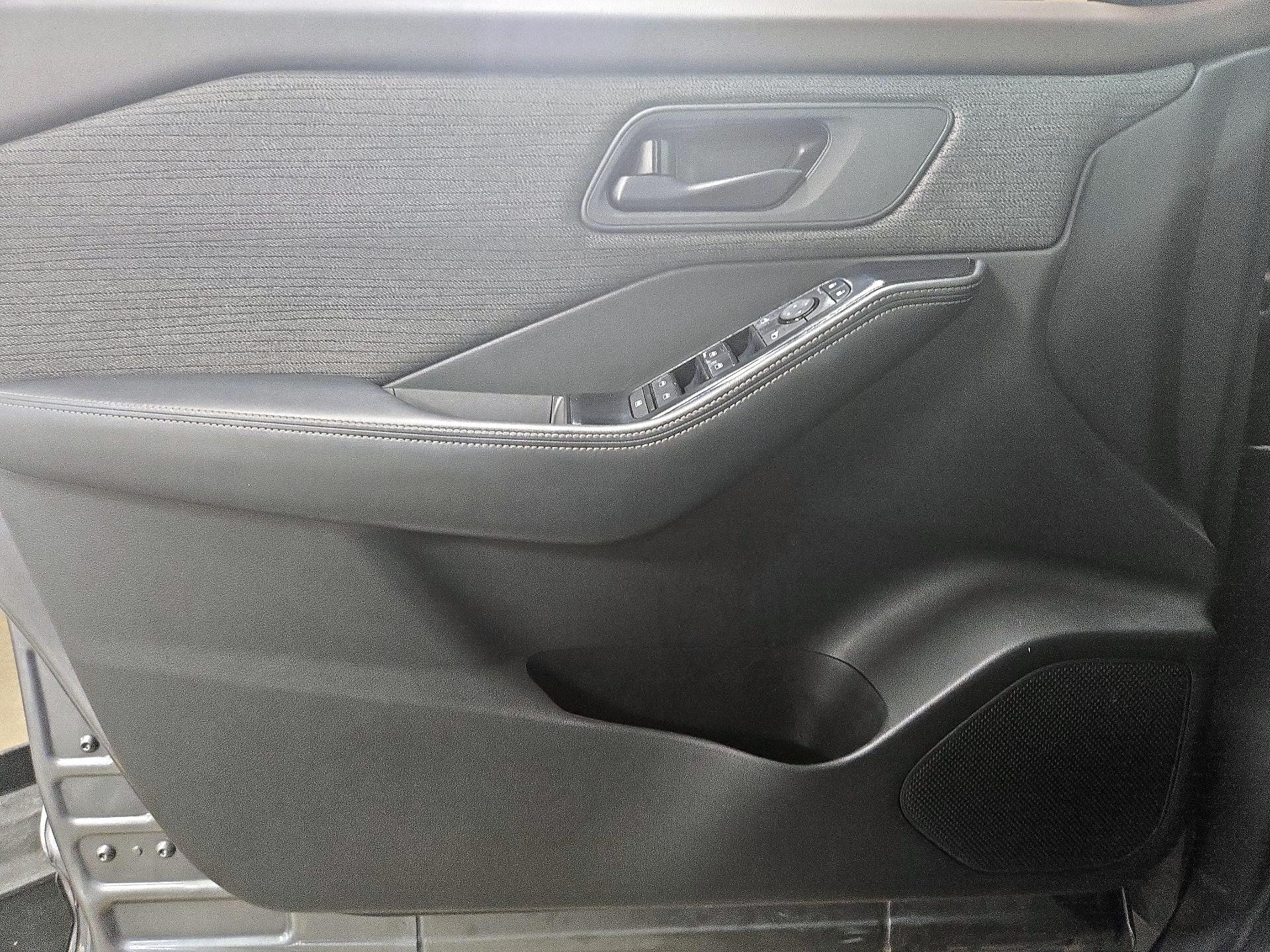 Thumbnail: 2022 Nissan Rogue - 12