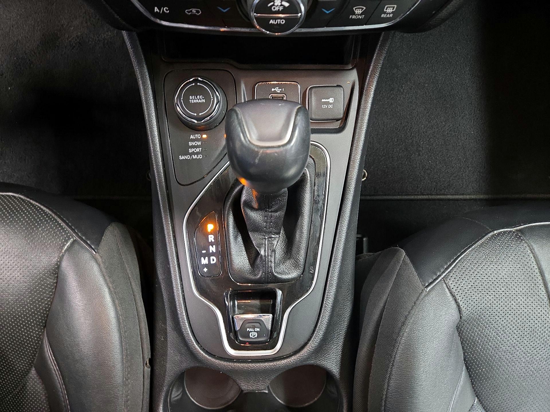 Thumbnail: 2020 Jeep Cherokee - 16