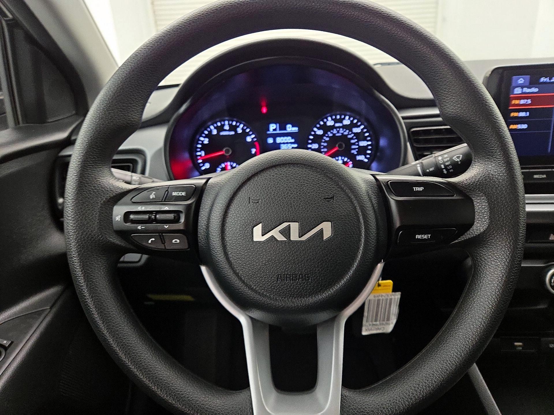 Thumbnail: 2022 Kia Rio - 10