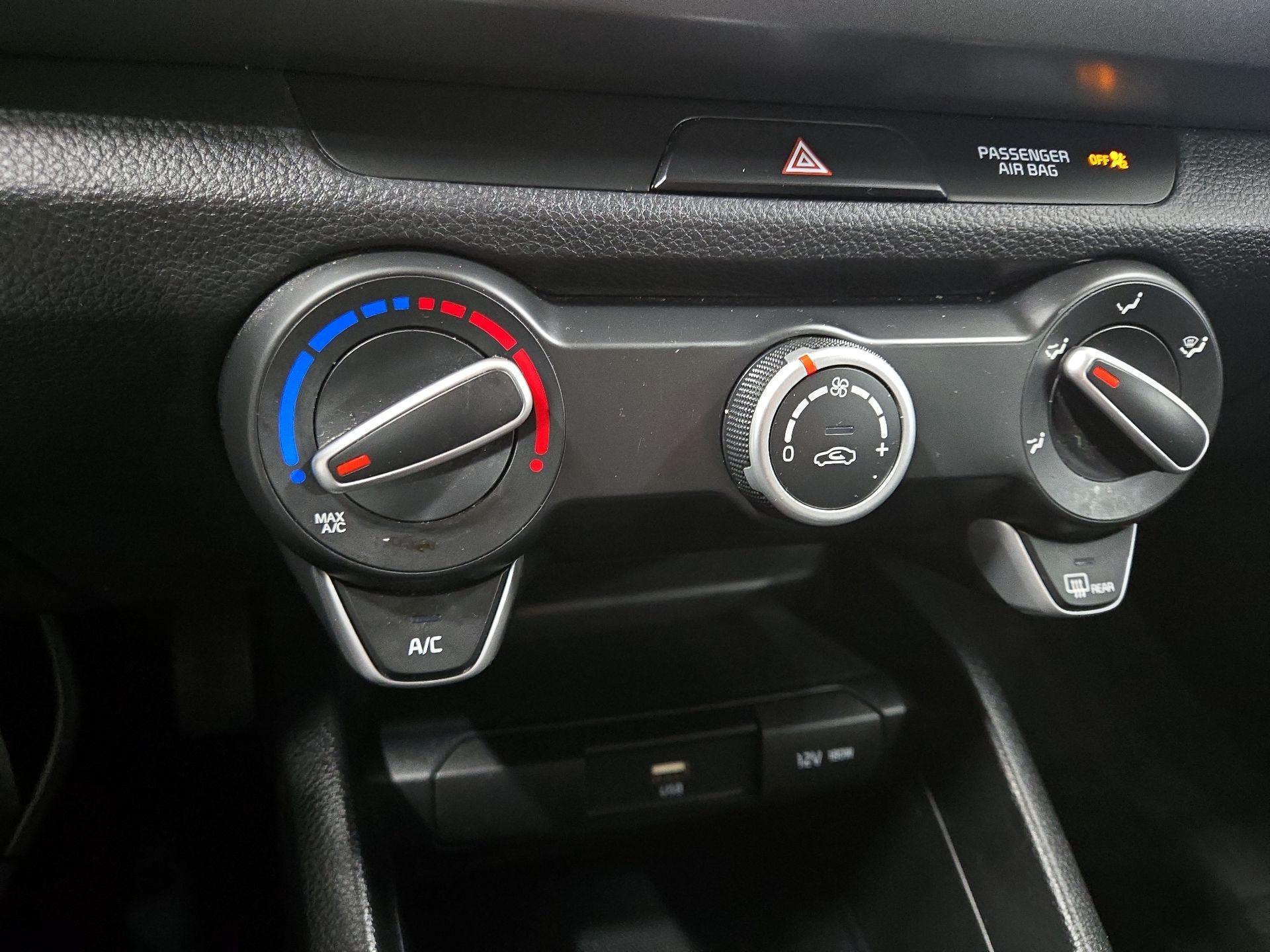 Thumbnail: 2022 Kia Rio - 15