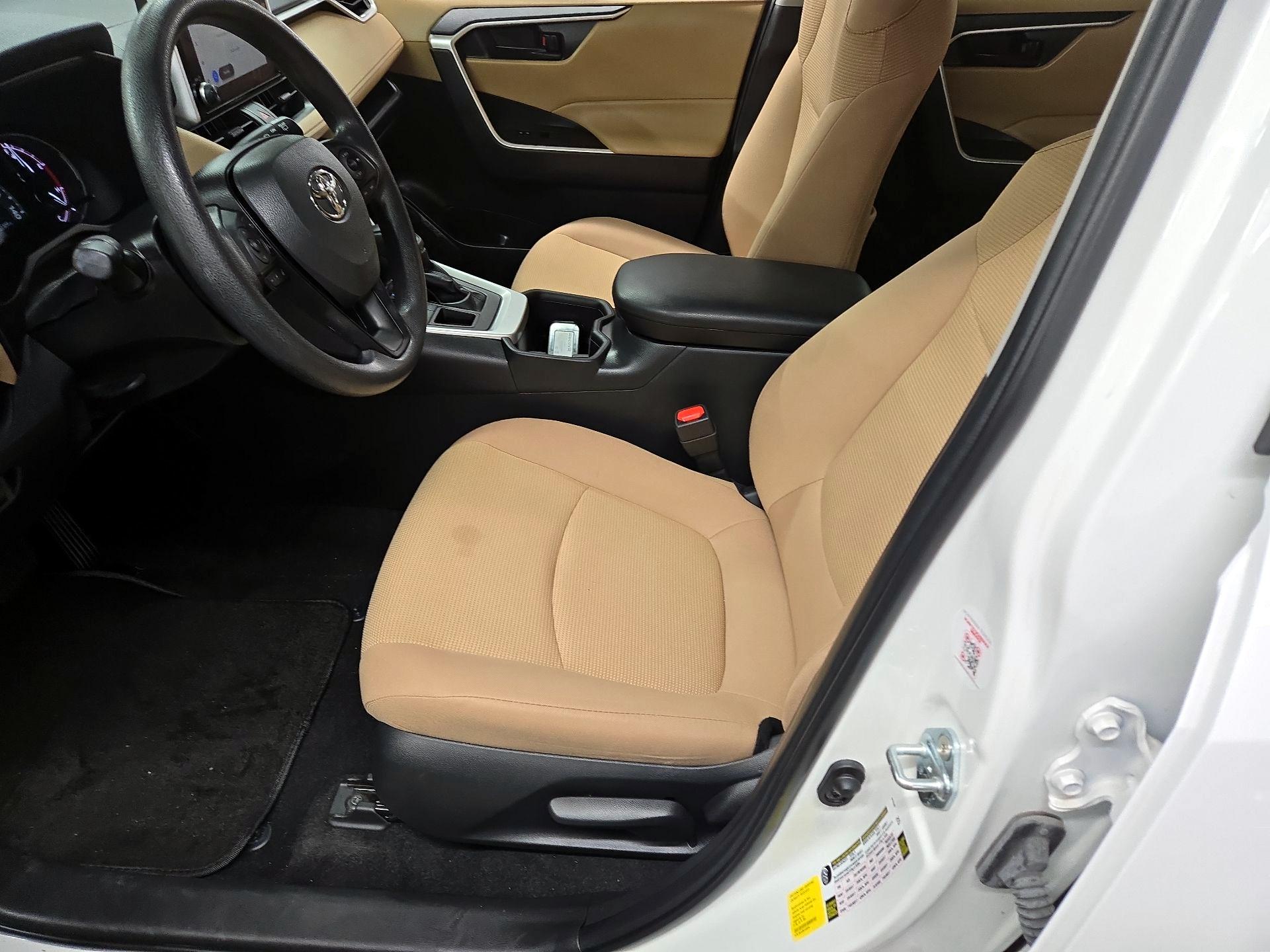 Thumbnail: 2024 Toyota RAV4 - 11