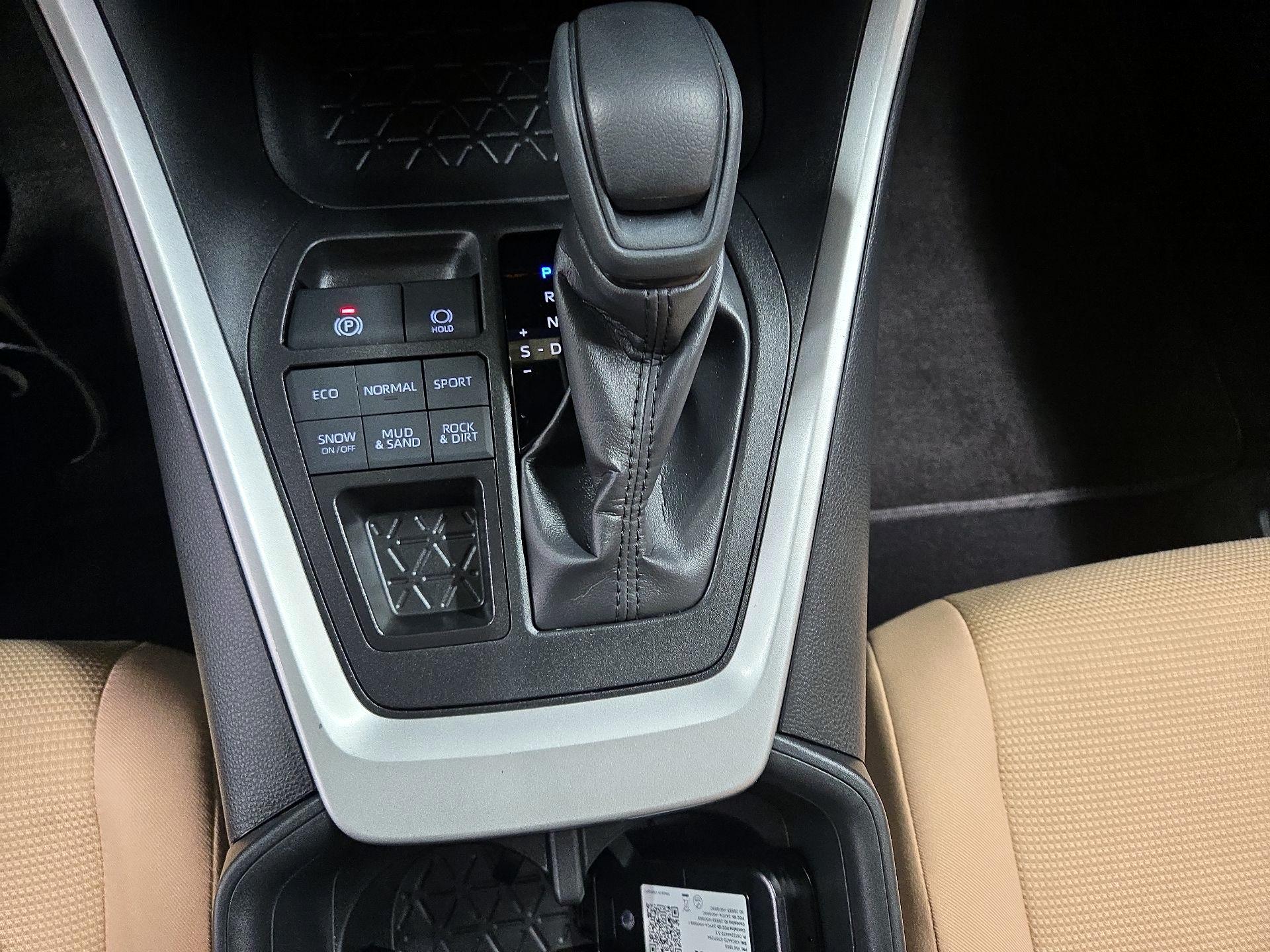 Thumbnail: 2024 Toyota RAV4 - 15