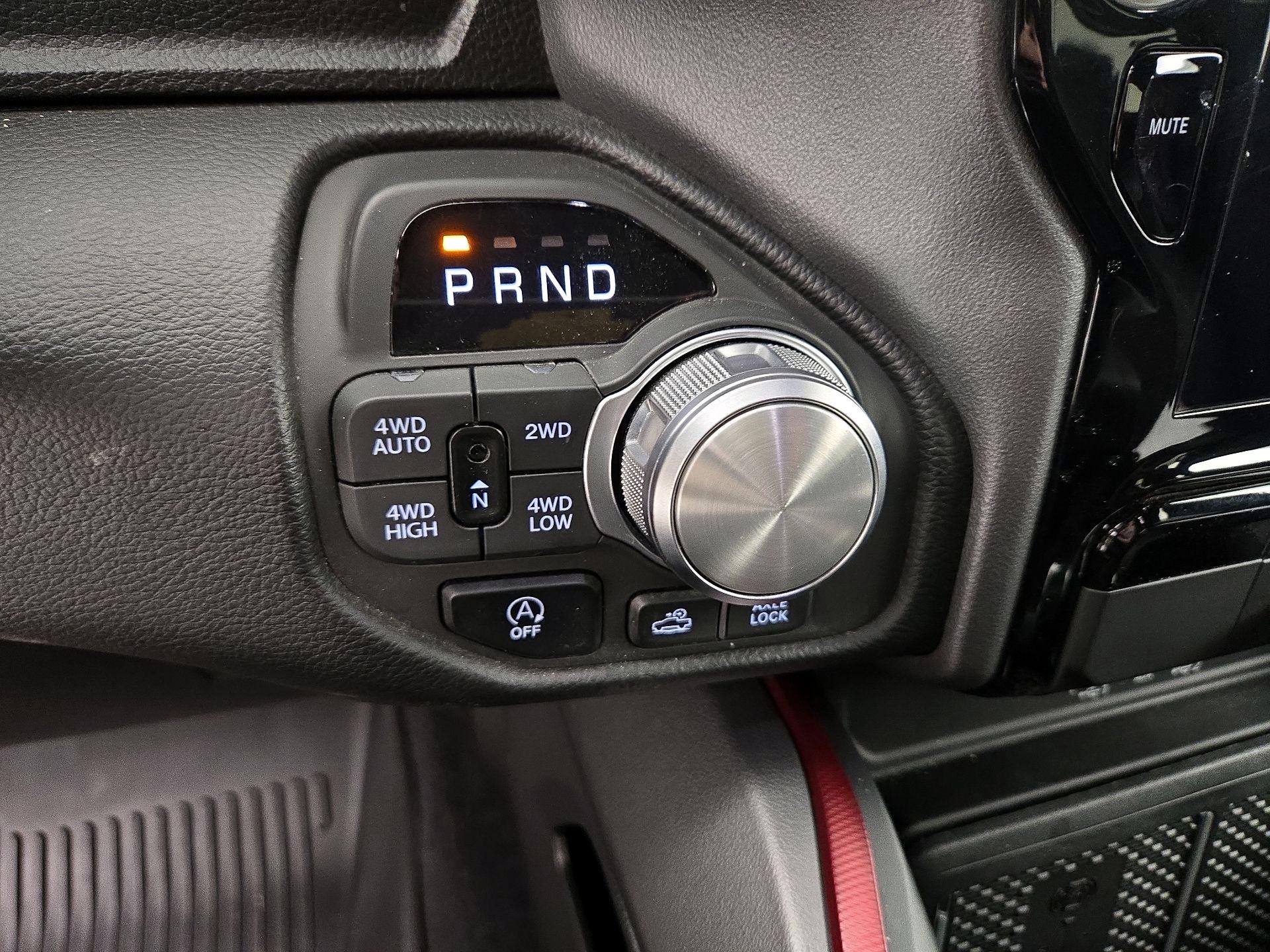 Thumbnail: 2025 RAM 1500 - 18