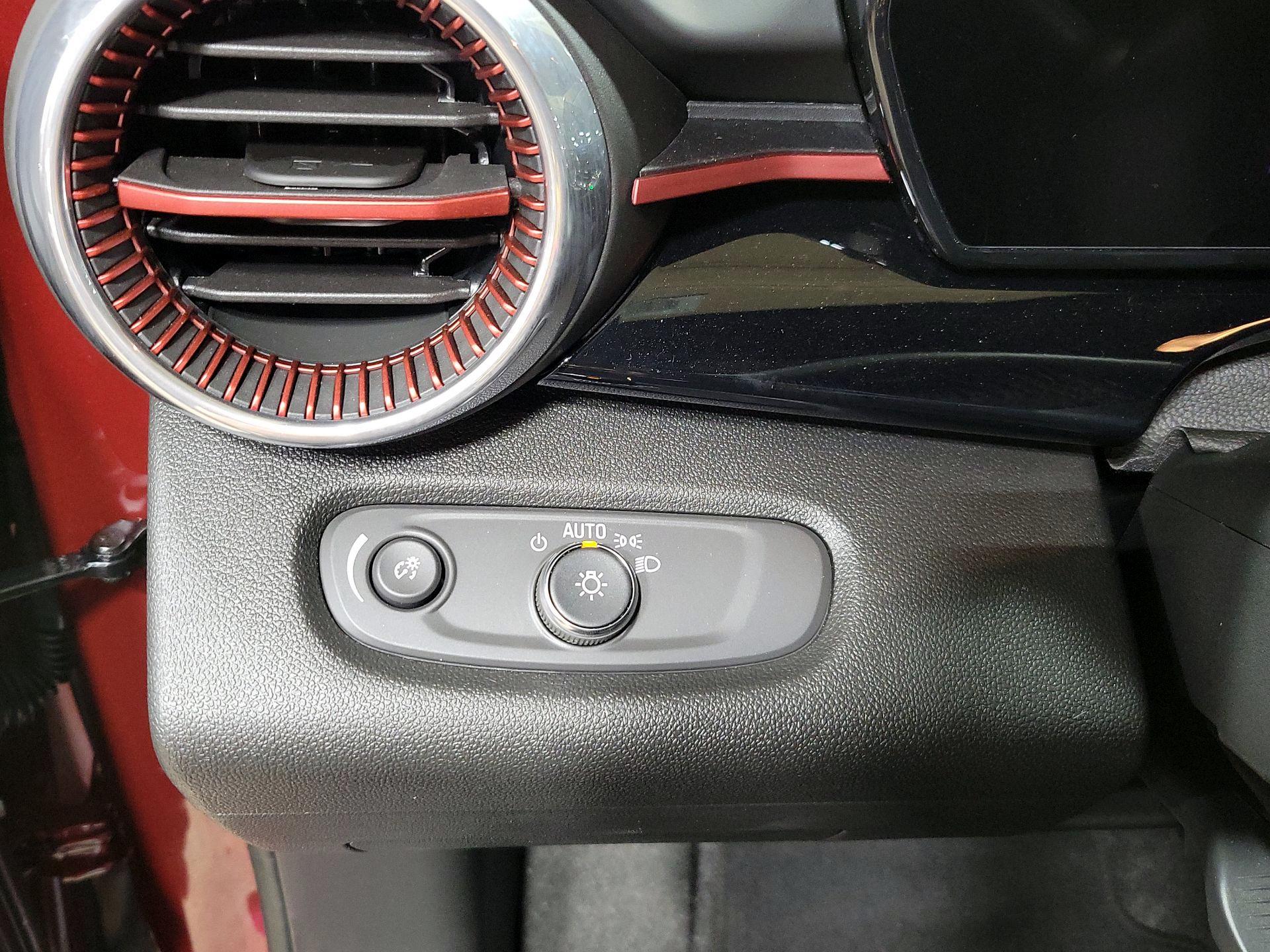 Thumbnail: 2025 Chevrolet Trax - 13